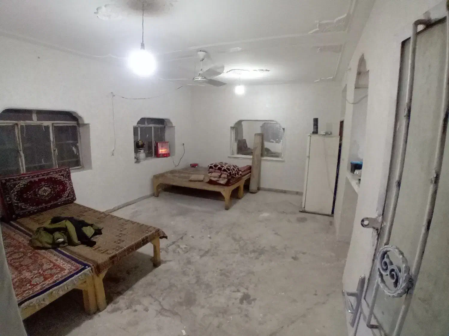 نصاب کاغذ دیواری|خدمات پیشه و مهارت|قم, باجک یک|دیوار