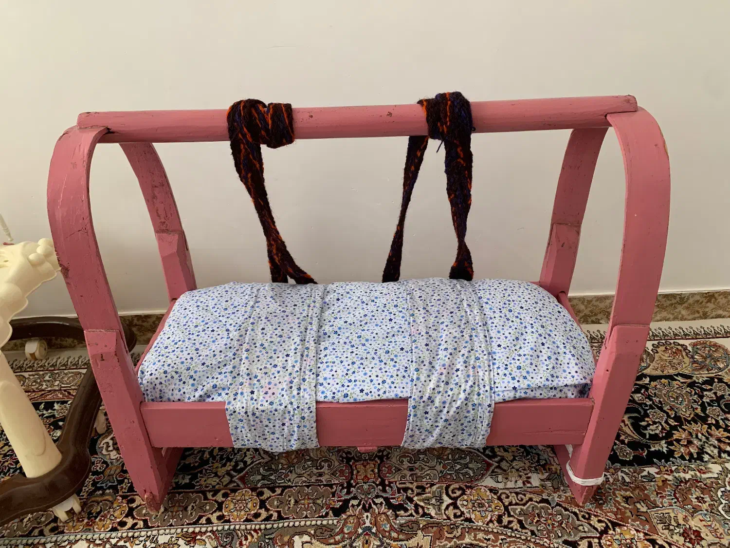 گهواره(لانکه)|تخت و صندلی بچه|مهاباد (آذربایجان غربی), |دیوار