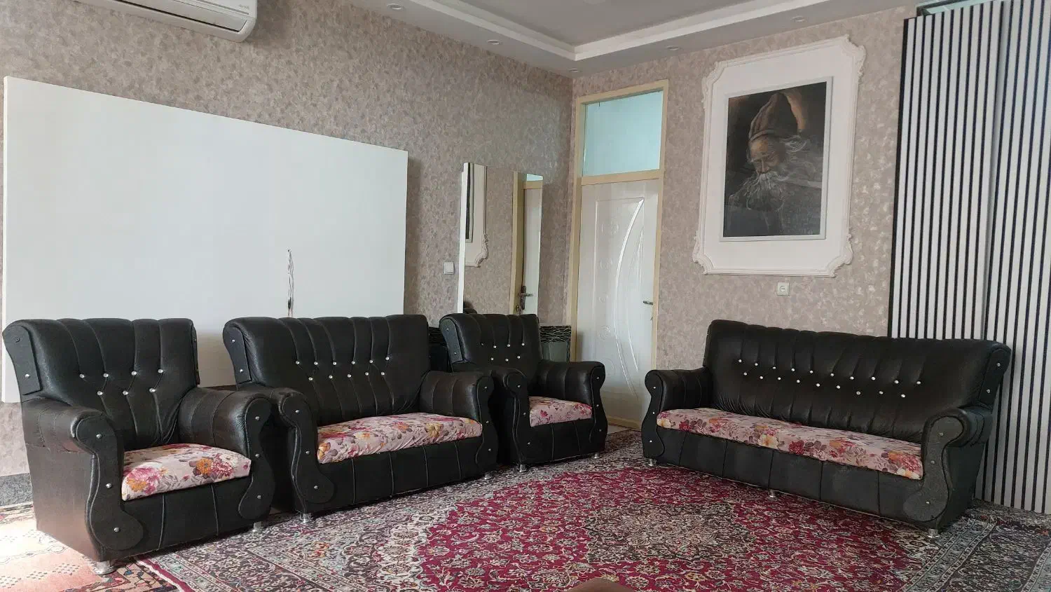 مبل ۷ نفره چرم و پارچه|مبلمان خانگی و میز عسلی|خرم‌آباد, |دیوار