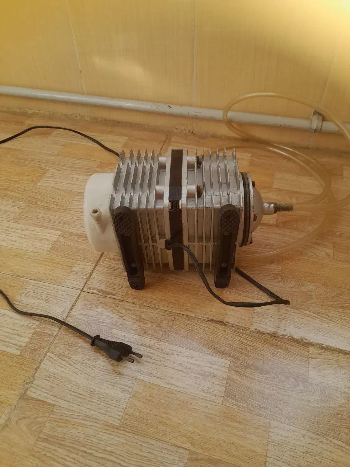 پمپ آکواریم|ماهی|رباطکریم, رباطکریم|دیوار