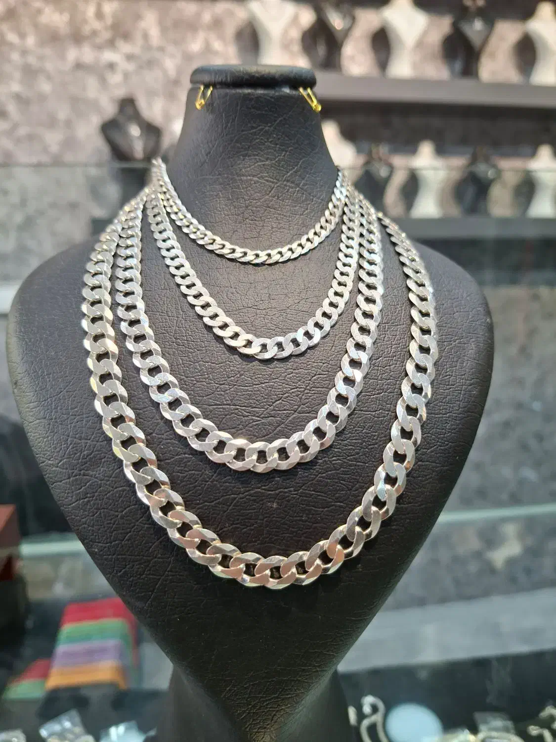 دستبند و زنجیر نقره تک وعمده|جواهرات|اصفهان, شفق|دیوار