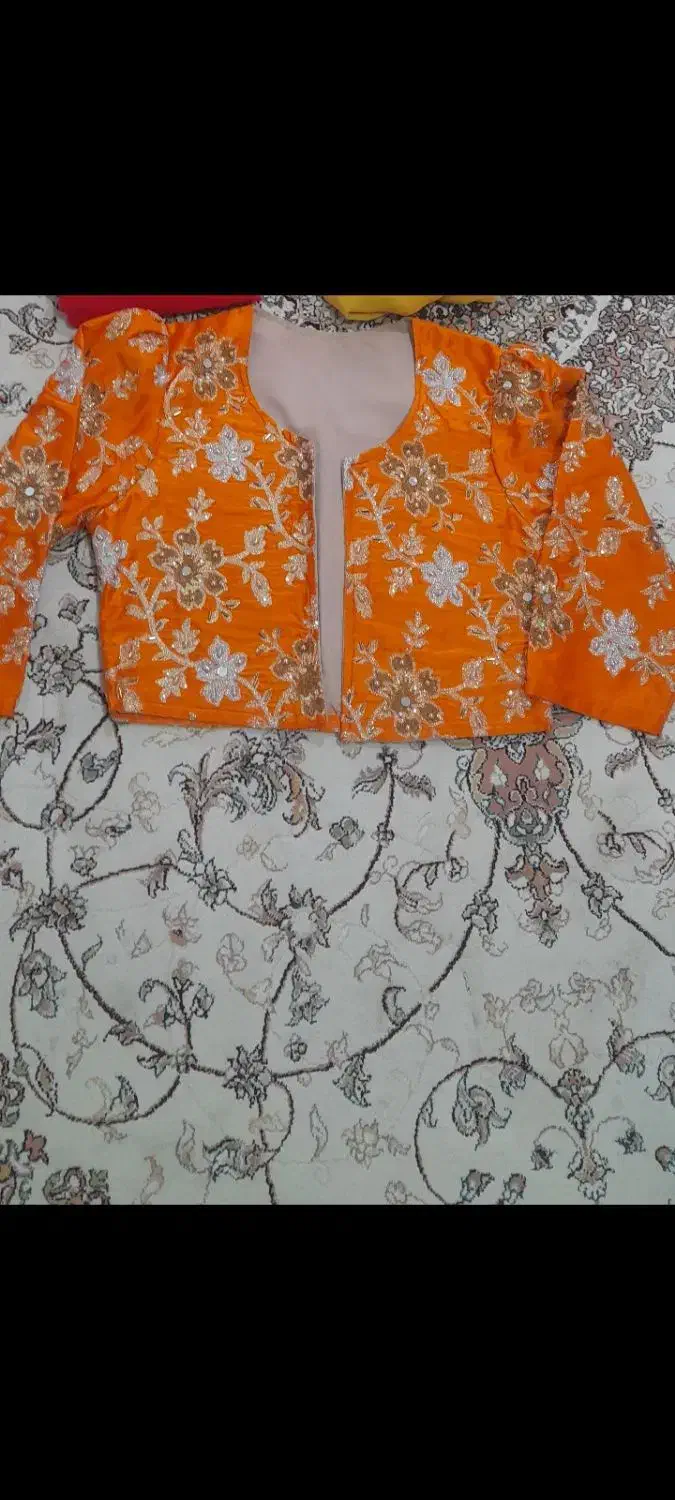 سلطه ساتن سیمدوزی وسخمه طوسی|لباس|مریوان, |دیوار