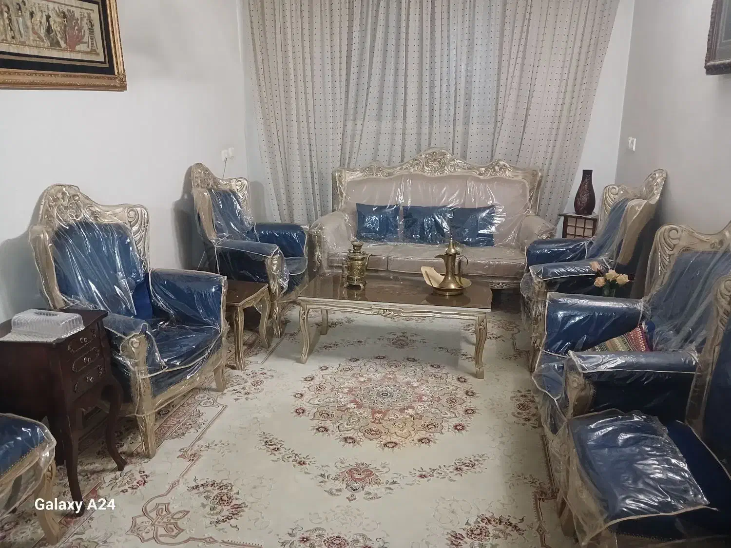 مبل با سه تا میز ابراش و پارچه هاش کامل نو|مبلمان خانگی و میز عسلی|بجنورد, |دیوار