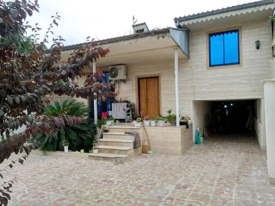 فروش ویلایی باحیاط بزرگ|فروش خانه و ویلا|رشت, استقامت ۲|دیوار