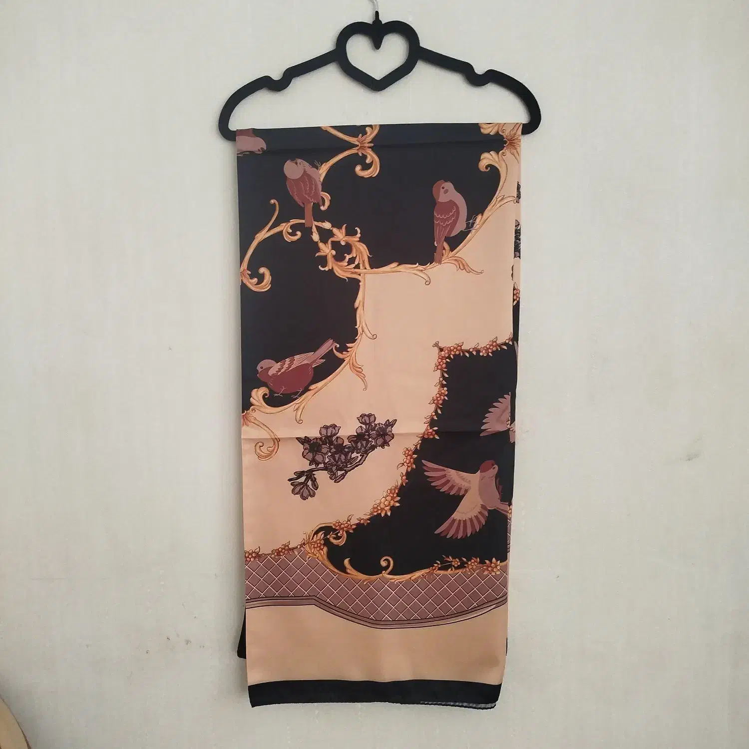 روسری ابریشم توییل|لباس|اصفهان, دستگرده|دیوار