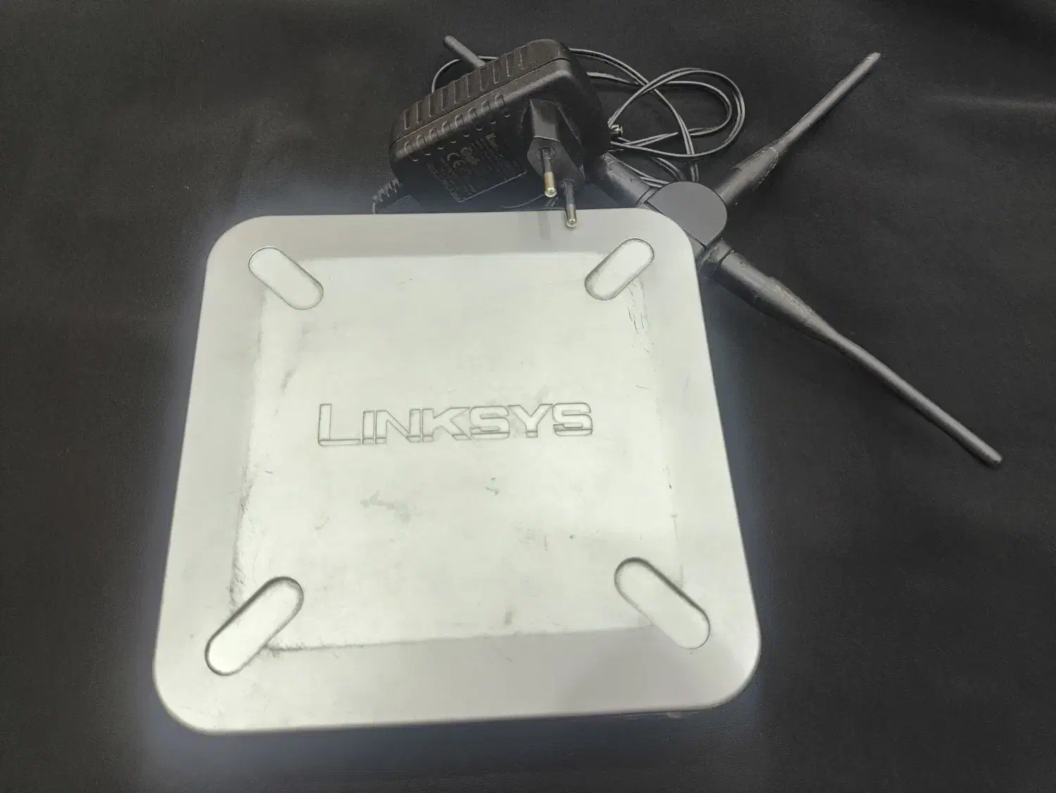 وایرلس اکسس پوینت ۴۴۰۰|مودم و تجهیزات شبکه|شاهین‌شهر, خبرنگار|دیوار