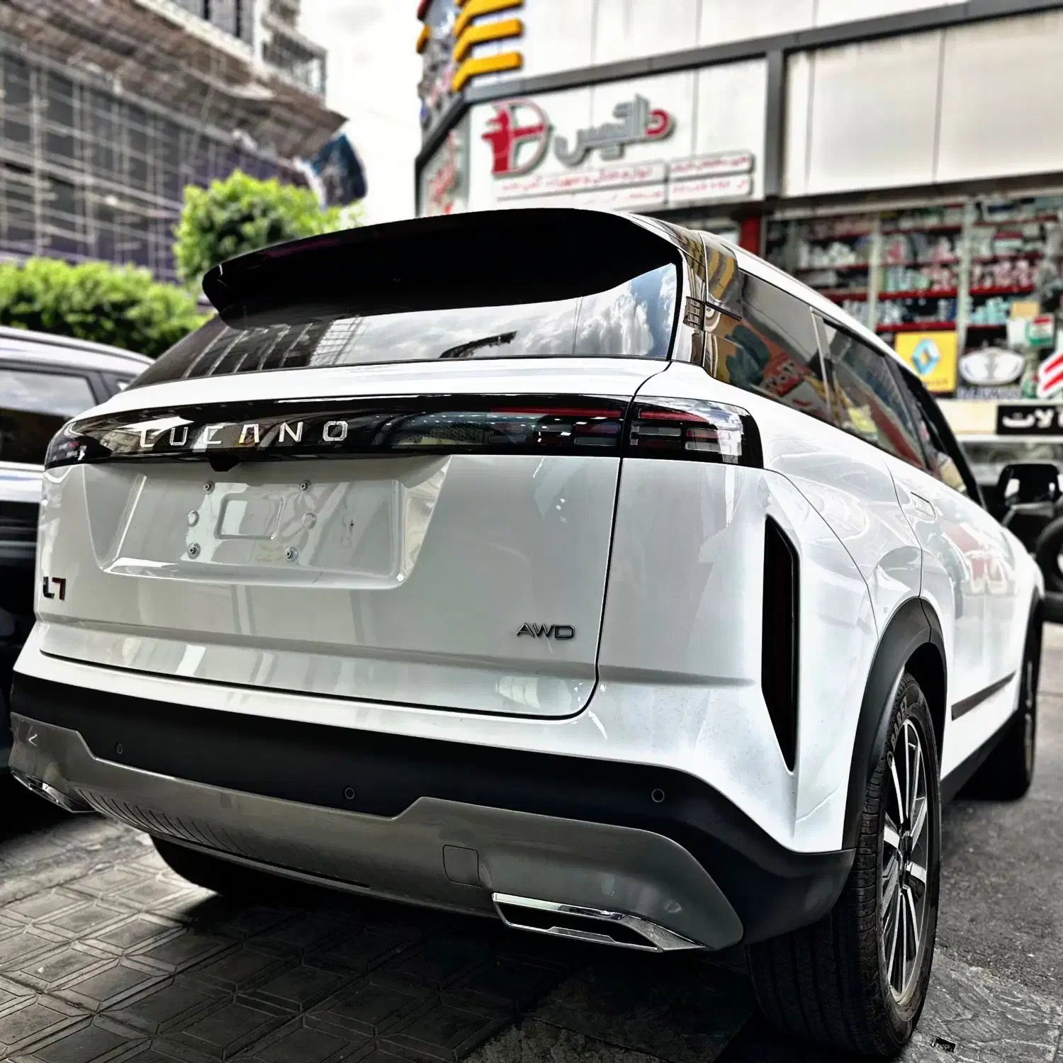 لوکانو ال هفت L7 سفید \\ مدل 1404صفر خشک تحویل روز|خودرو سواری و وانت|تهران, درختی|دیوار