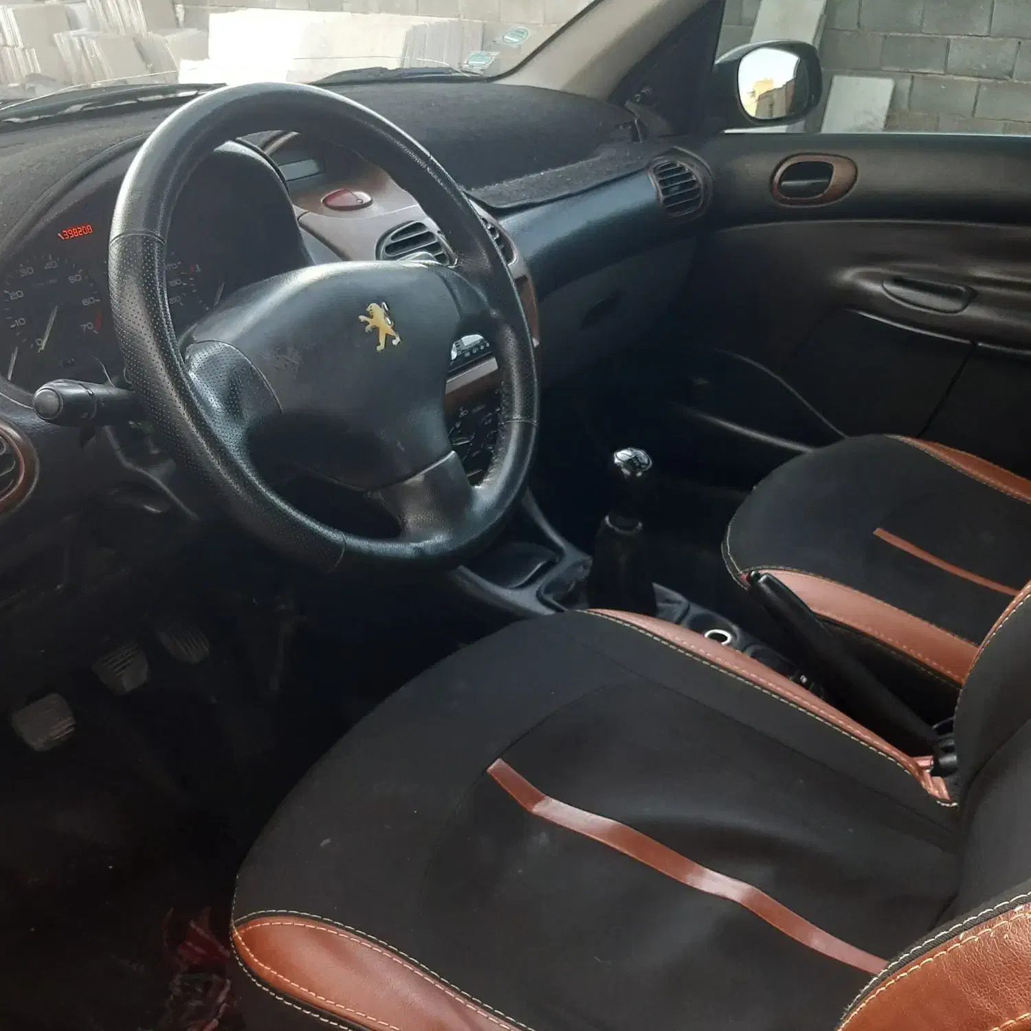 پژو  ۲۰۶|خودرو سواری و وانت|شیراز, محراب|دیوار