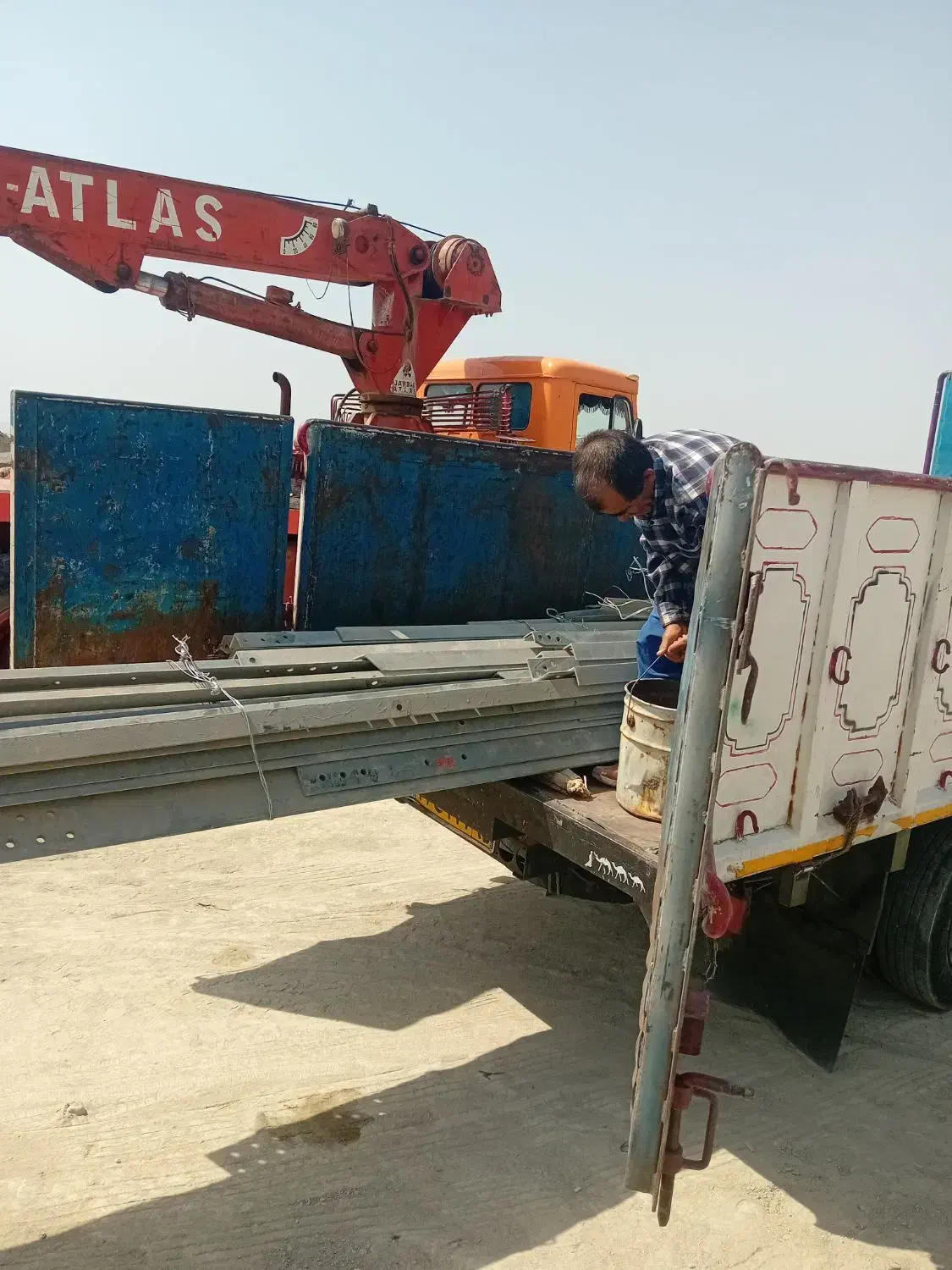 حمل بار اثاثیه کالا خاور بزرگ جرثقیل کارگر باربری|خدمات حمل و نقل|زاهدان, |دیوار