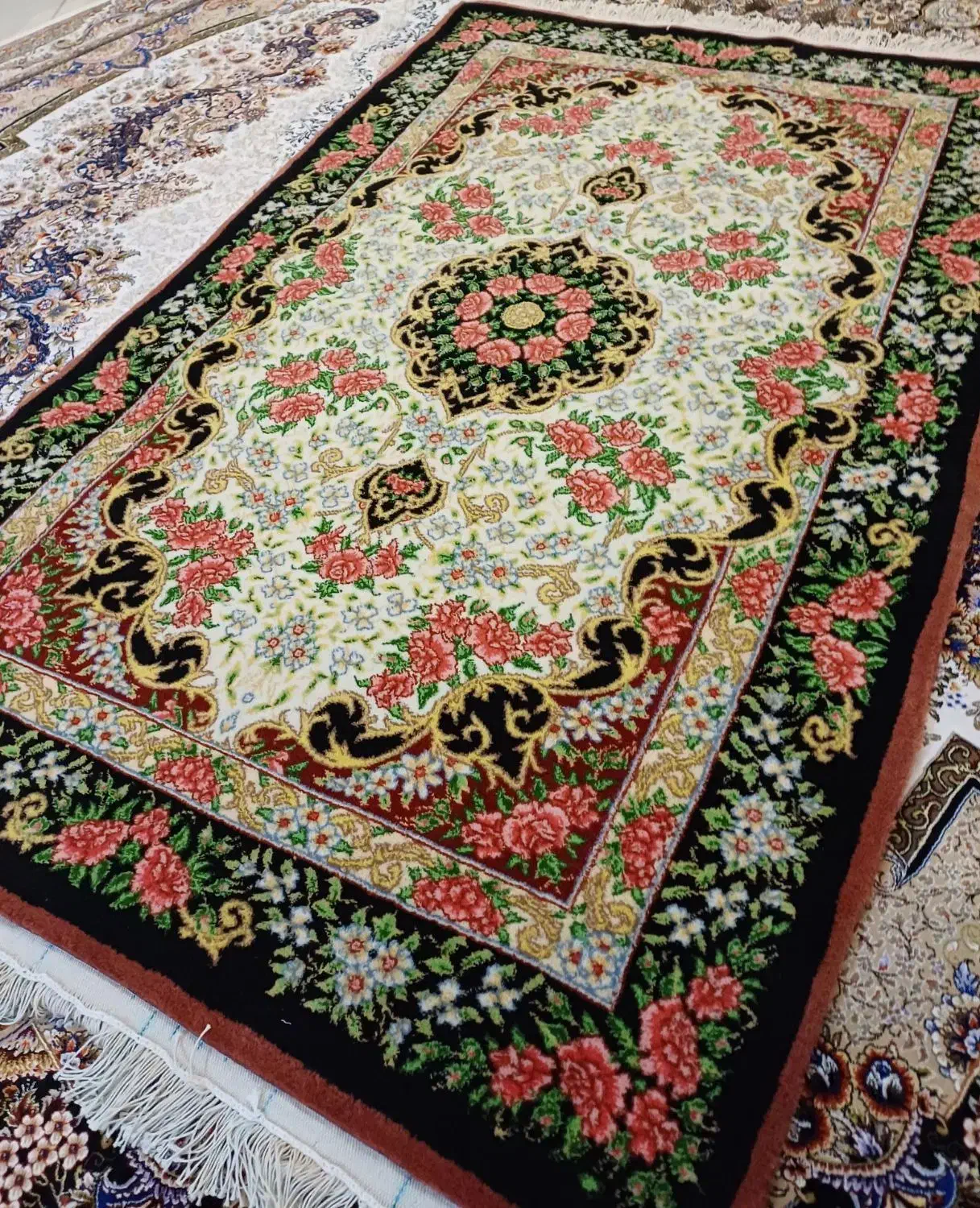 فرش دستباف زرع و نیم|فرش|اراک, |دیوار