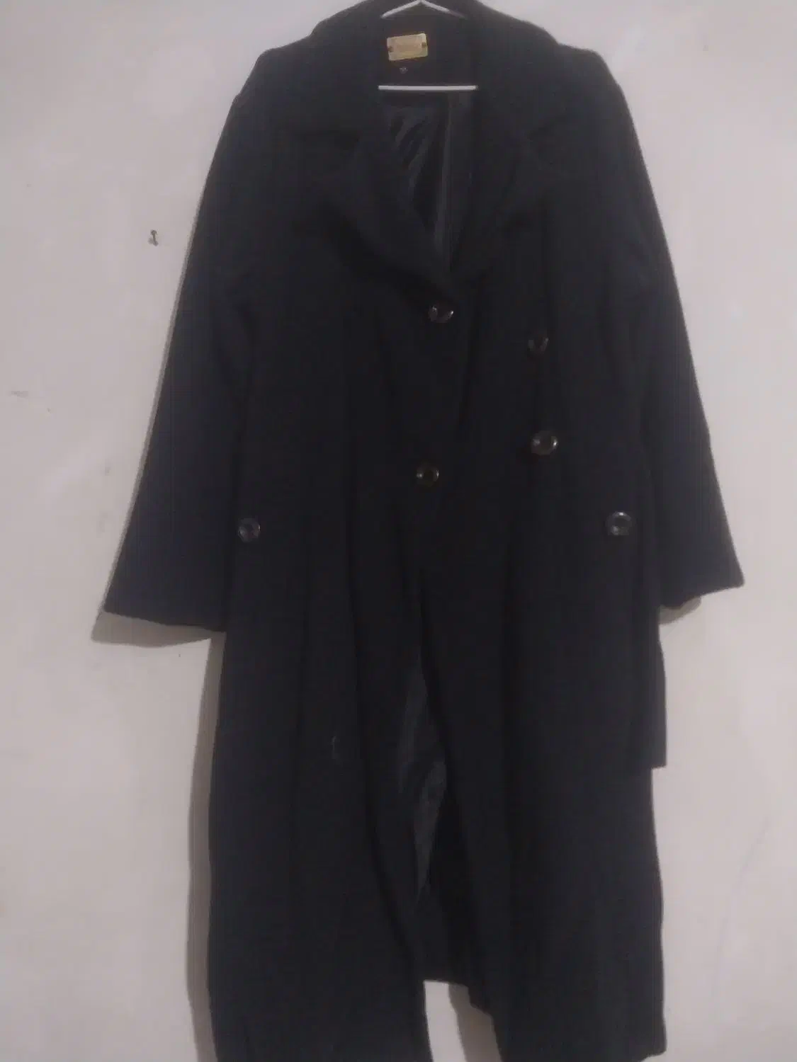 پالتو|لباس|لولمان, |دیوار