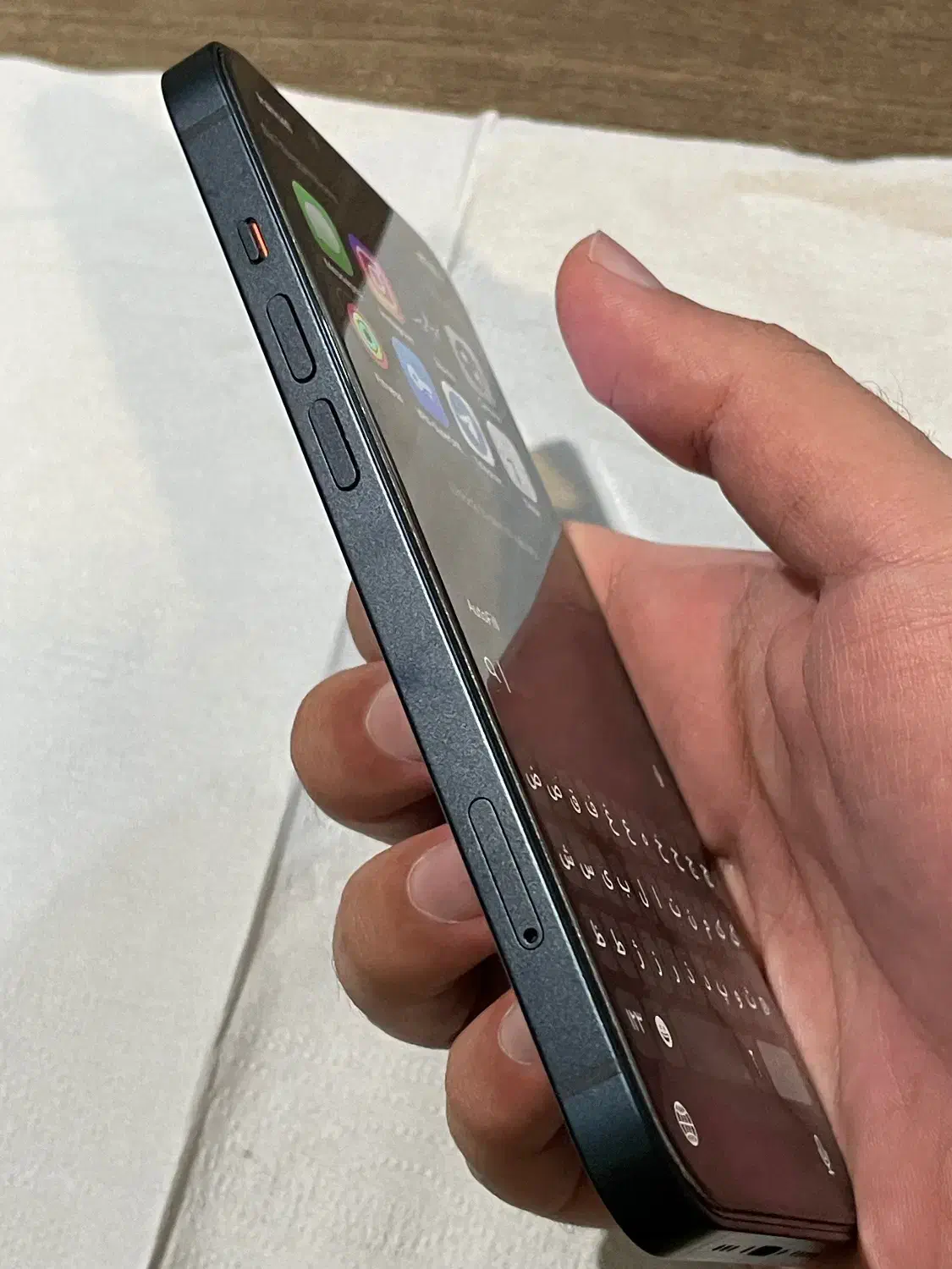 Iphone 13|موبایل|اندیشه, اندیشه فاز ۱|دیوار