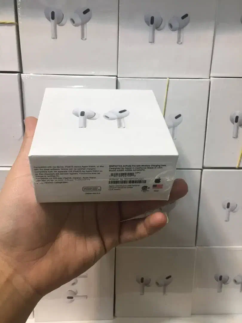 ایرپاد پرو ۲ به دلیل بلک فرایدی مناسب میدم|لوازم جانبی موبایل و تبلت|ارومیه, |دیوار