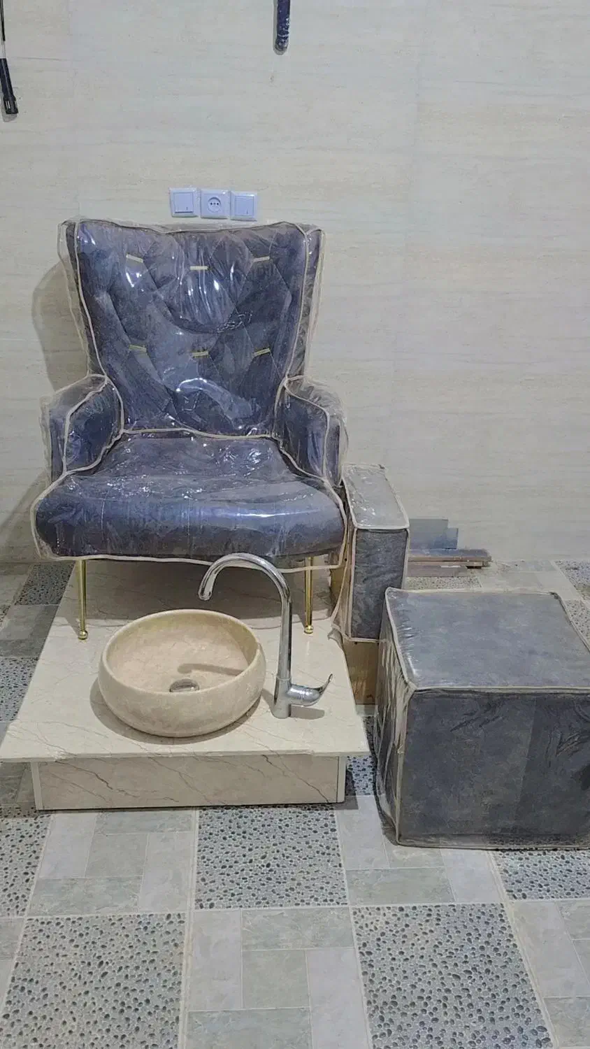 فروش میز پدیکور|آرایشگاه و سالن‌های زیبایی|سیرجان, |دیوار