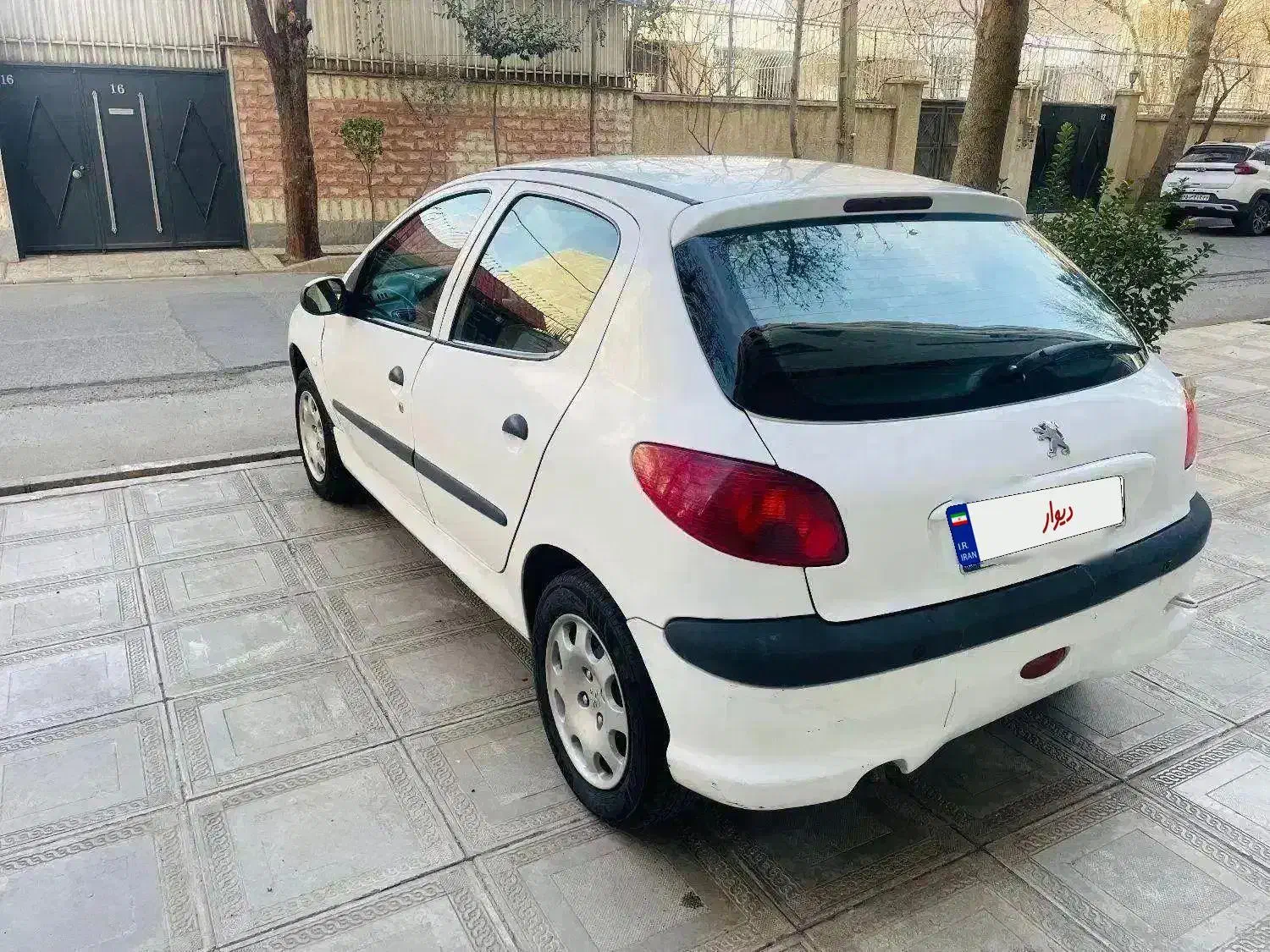 پژو ۲۰۶ مدل آخر ۹۶ تیپ ۲|خودرو سواری و وانت|کرج, حسین‌آباد|دیوار
