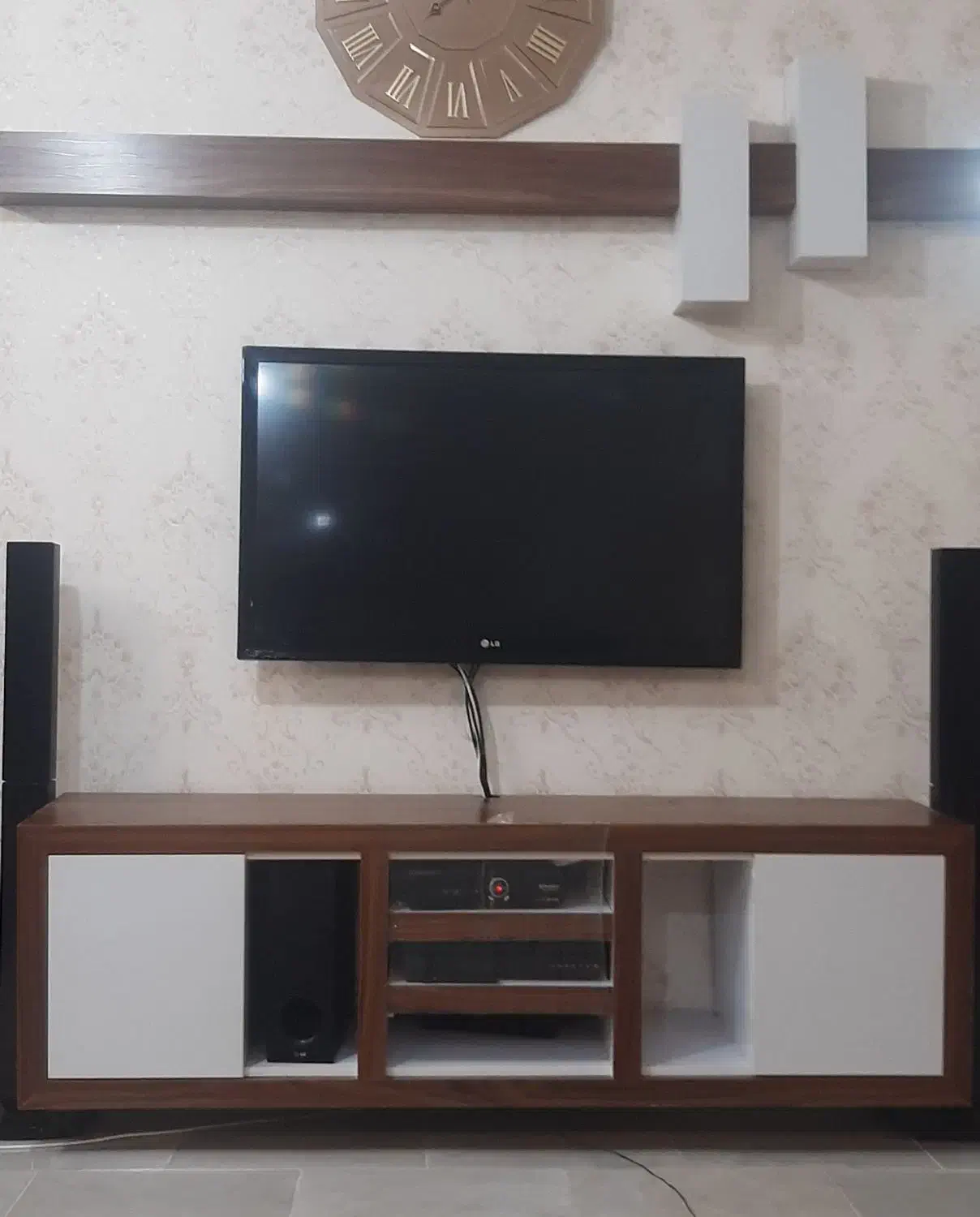 میزتی وی۲تیکه دیواری|میز تلویزیون|بروجرد, |دیوار