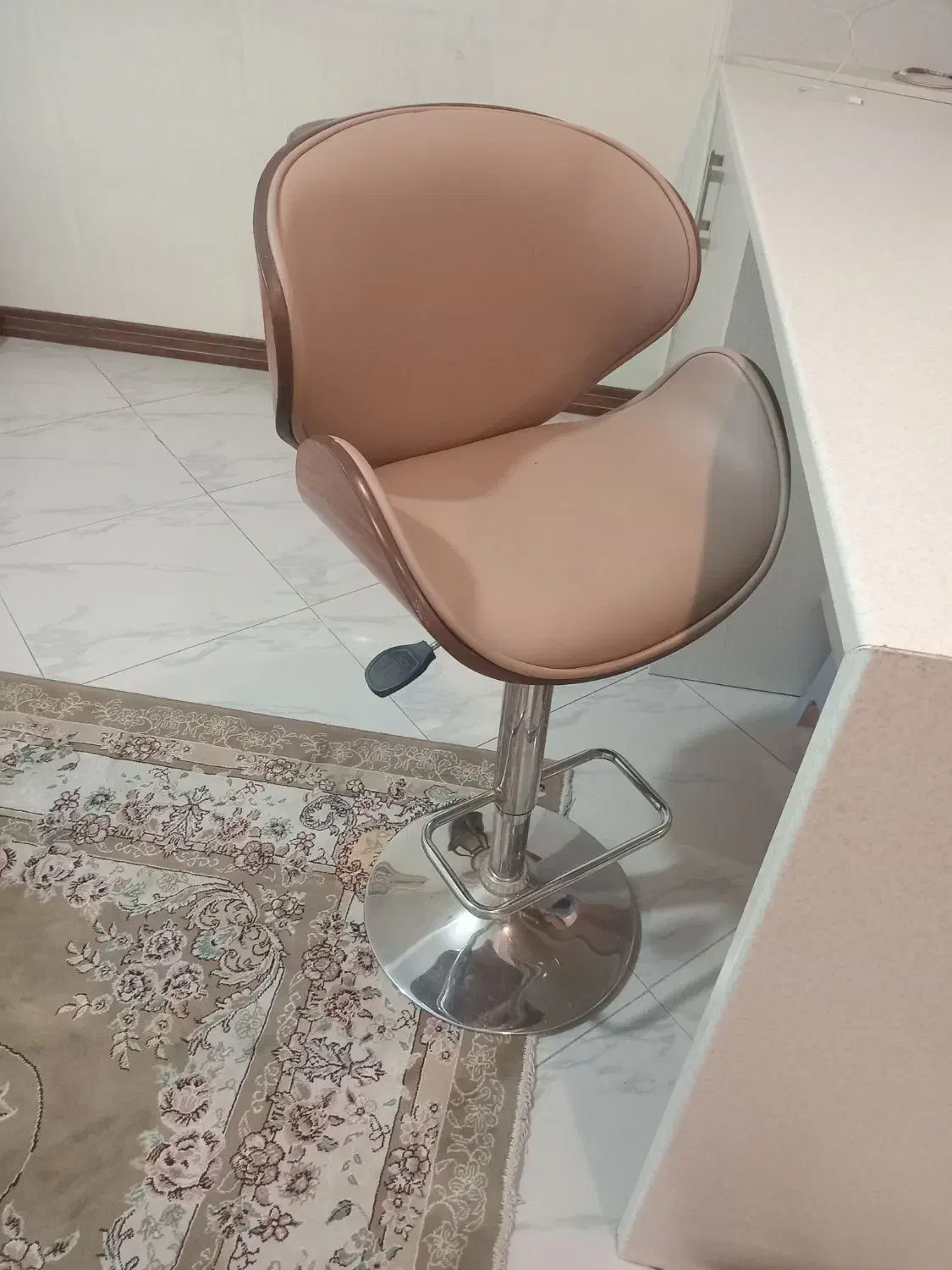 صندلی جک دار|صندلی و نیمکت|فردیس, منظریه|دیوار