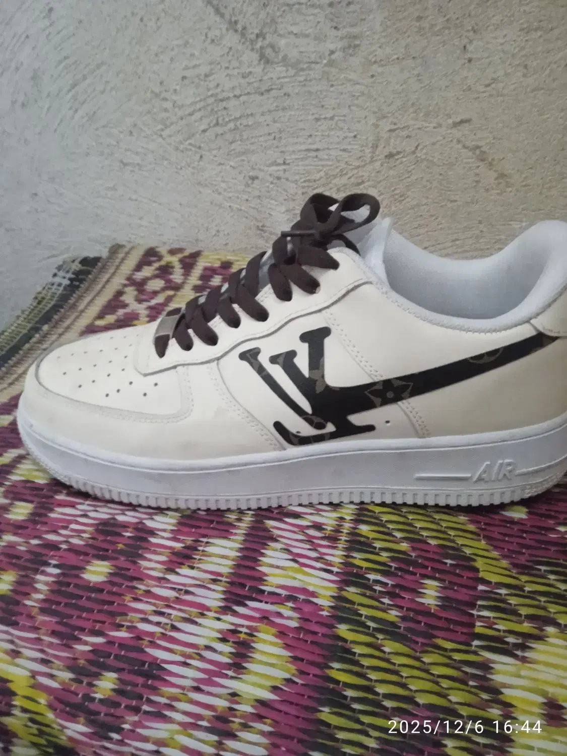 کفش اصلی|کیف، کفش، کمربند|شیراز, زند|دیوار