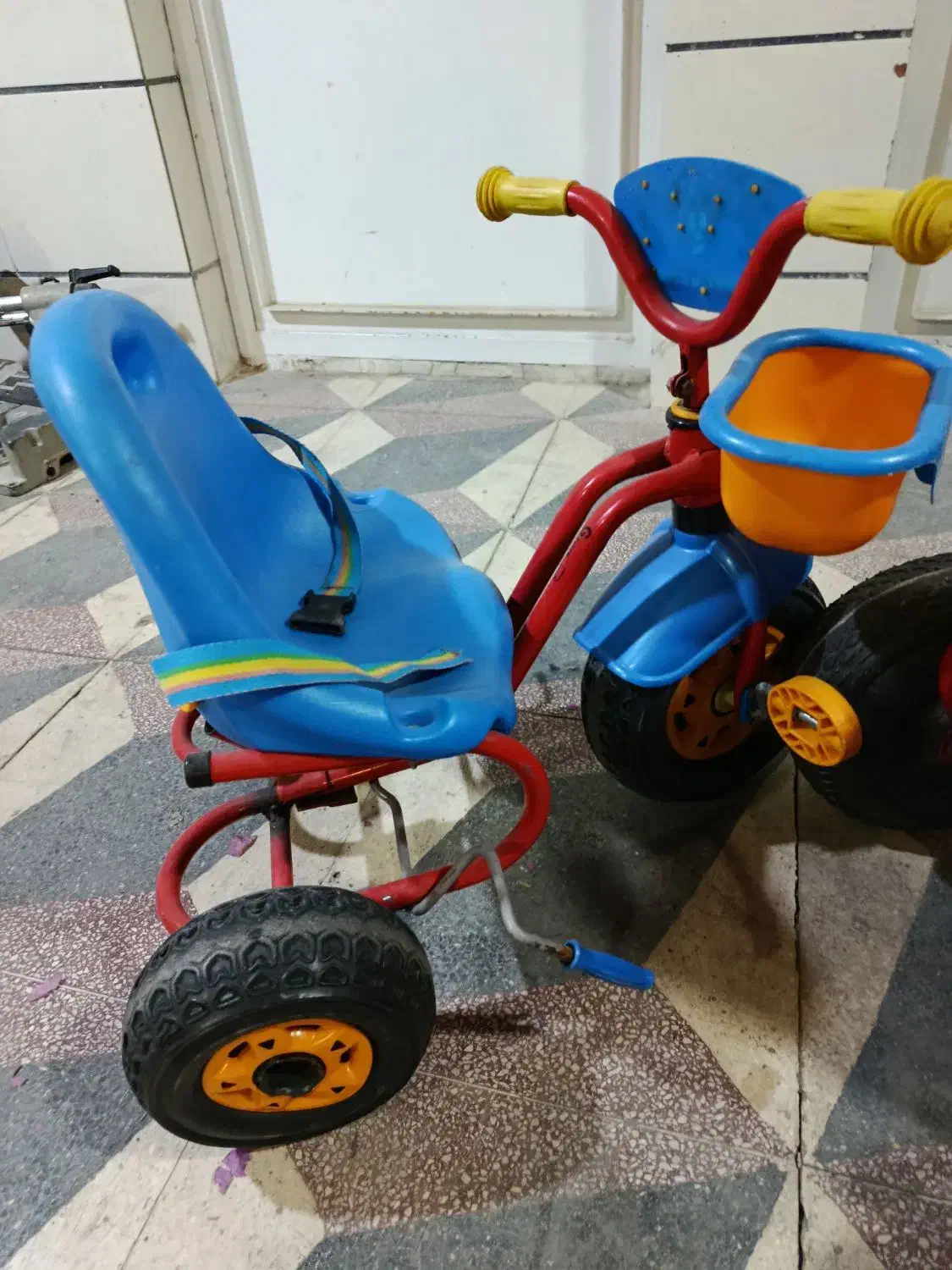 دو عدد سه چرخه کودک|دوچرخه، اسکیت، اسکوتر|شیراز, دشت چنار|دیوار