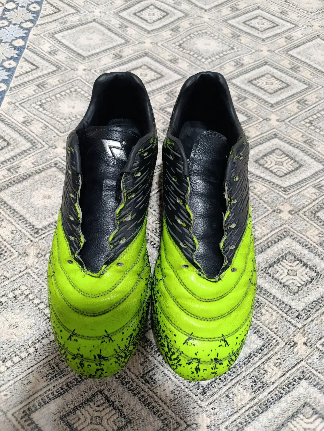 کفش چمن نو نو|تجهیزات ورزشی|صفادشت, |دیوار