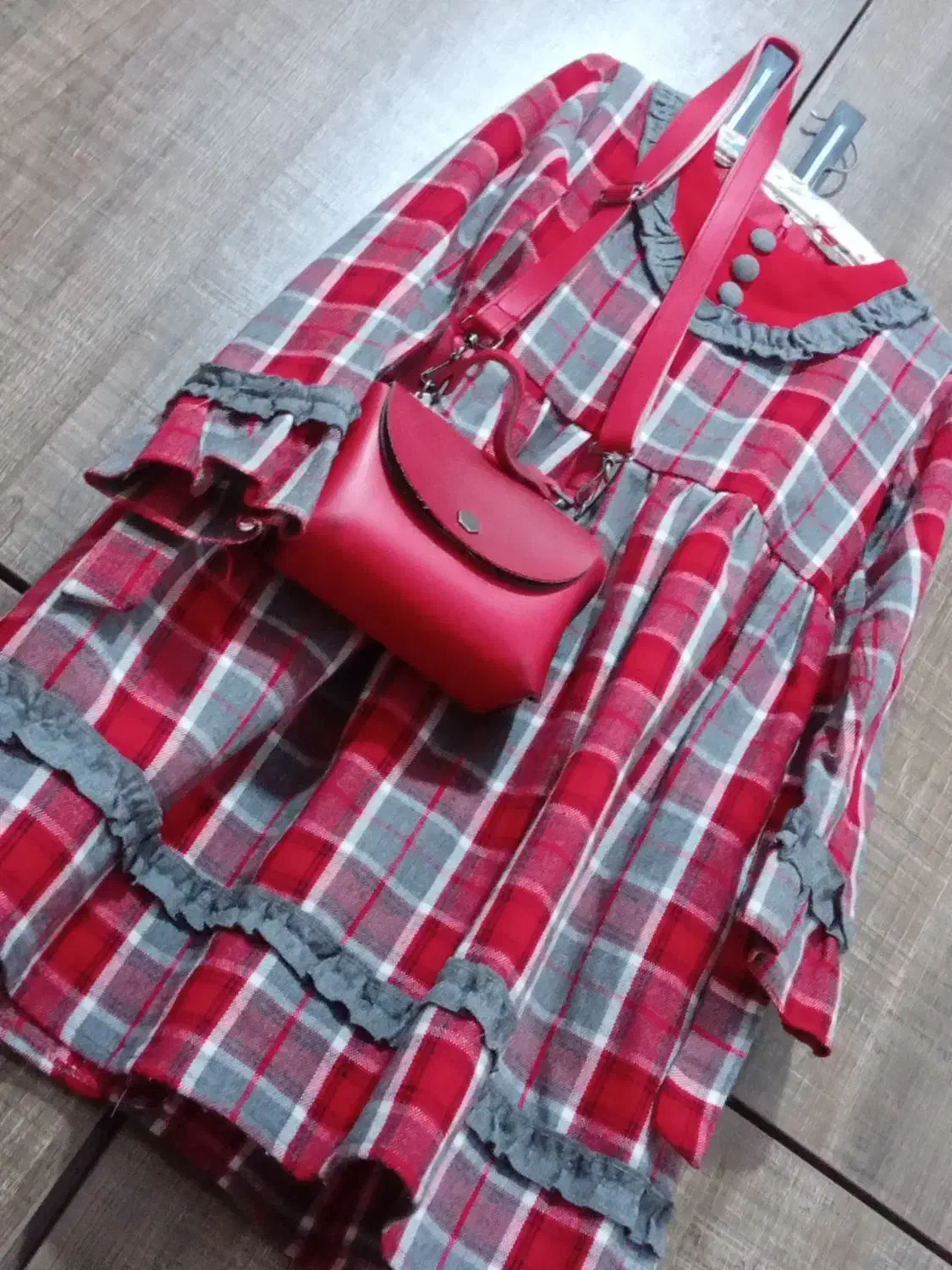 لباس یلدا|لباس|قروه, |دیوار