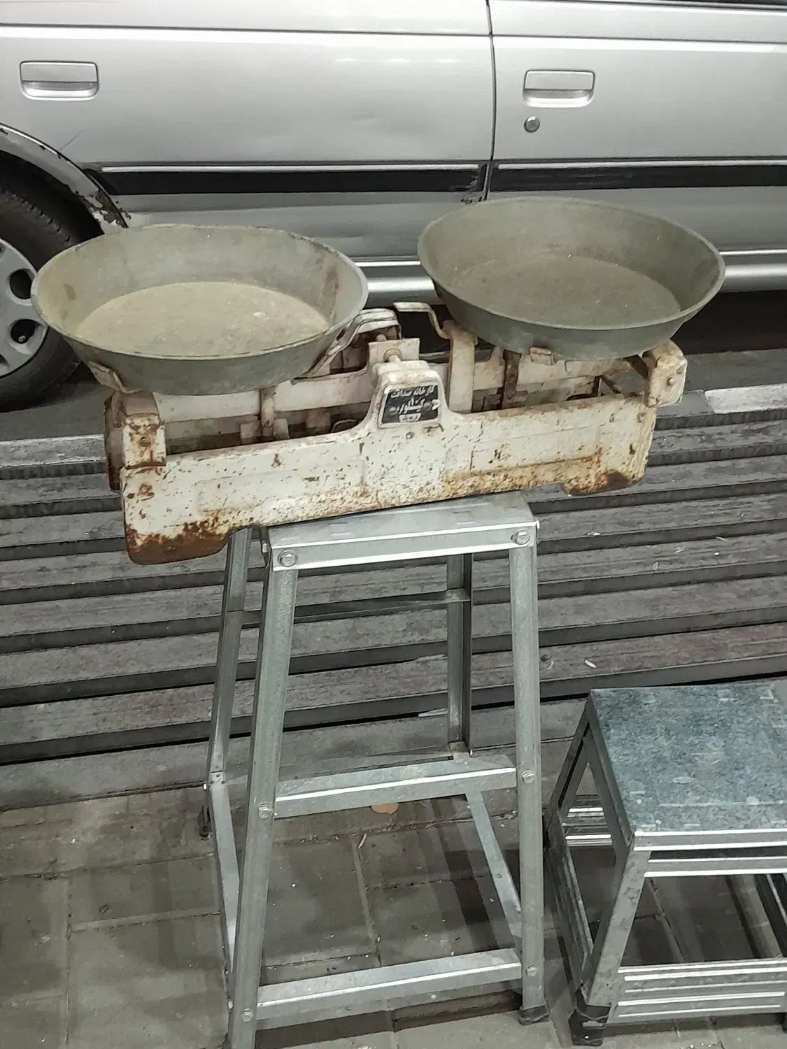 ترازو سنگی قدیمی|کلکسیون اشیاء عتیقه|قیامدشت - خاورشهر, |دیوار