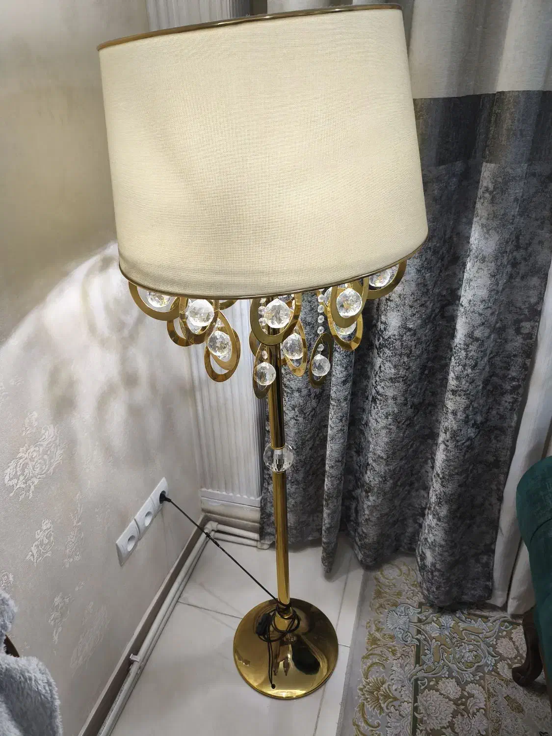 آباژور کنار سالنی|چراغ خواب و آباژور|اسلامشهر, شهرک واوان|دیوار