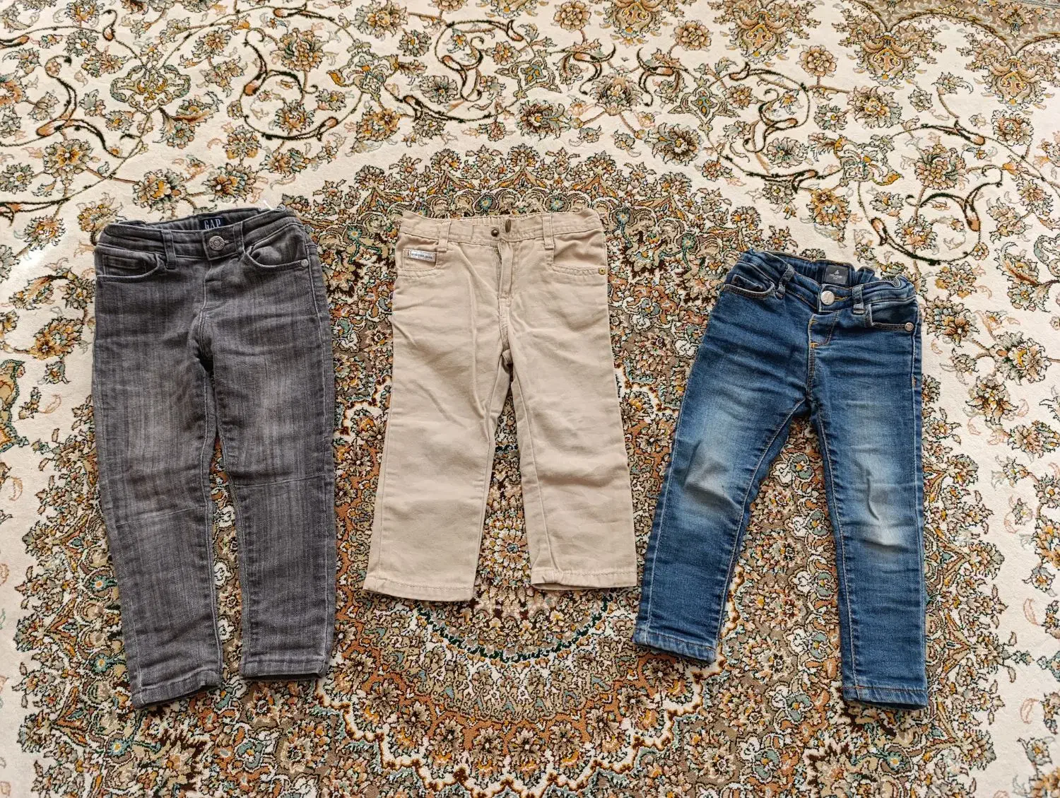 لباس بچگانه|کفش و لباس بچه|بیرجند, |دیوار