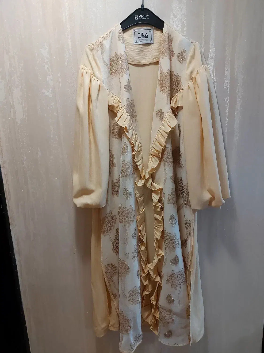 مانتو|لباس|اراک, |دیوار