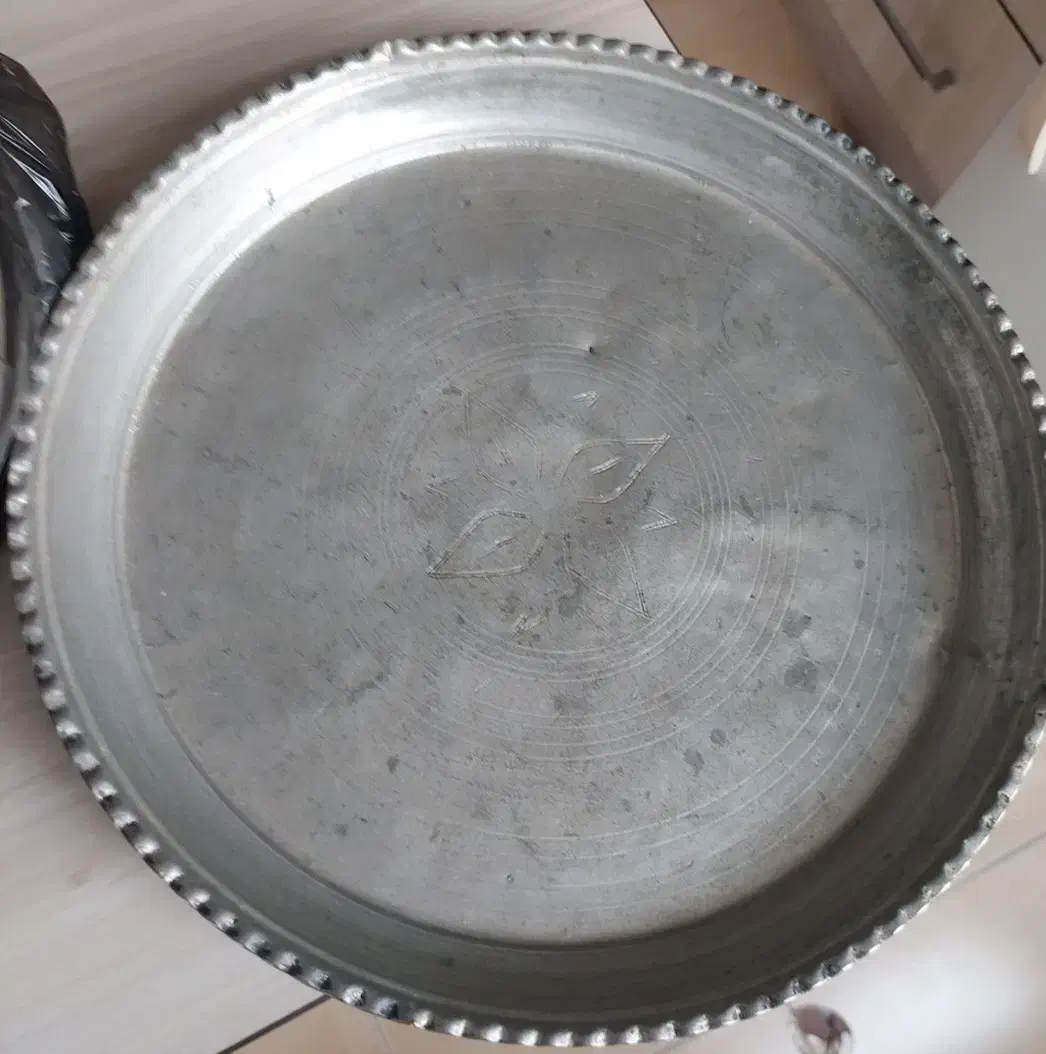 تعدادی مس|کلکسیون اشیاء عتیقه|سهند, |دیوار