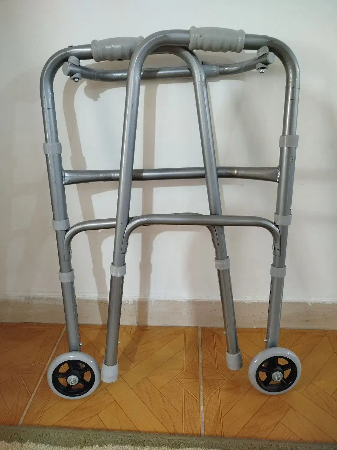 واکر چرخ دار تاشو جمع شو نو|آرایشی، بهداشتی، درمانی|گنبد کاووس, |دیوار