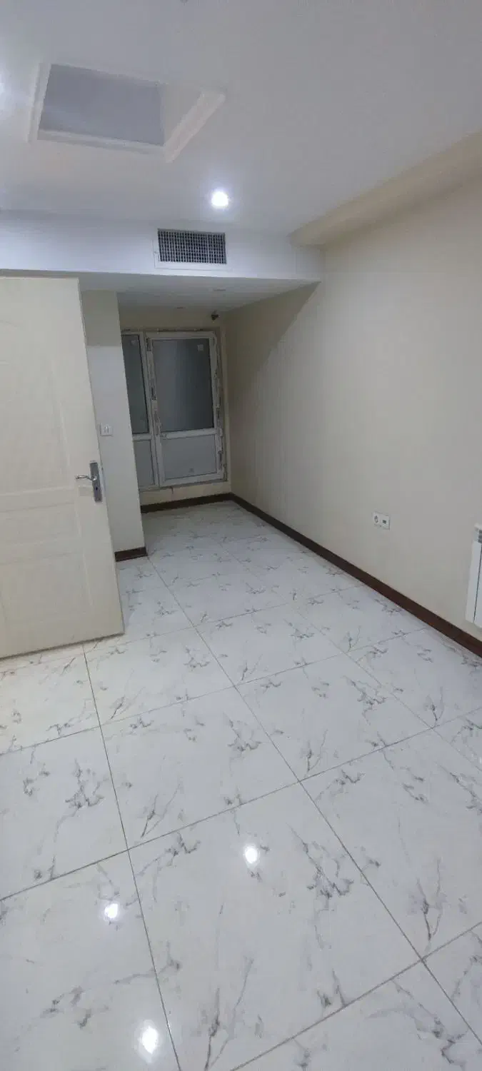 120 متر نوساز تخلیه با پارکینگ و آسانسور  کسری