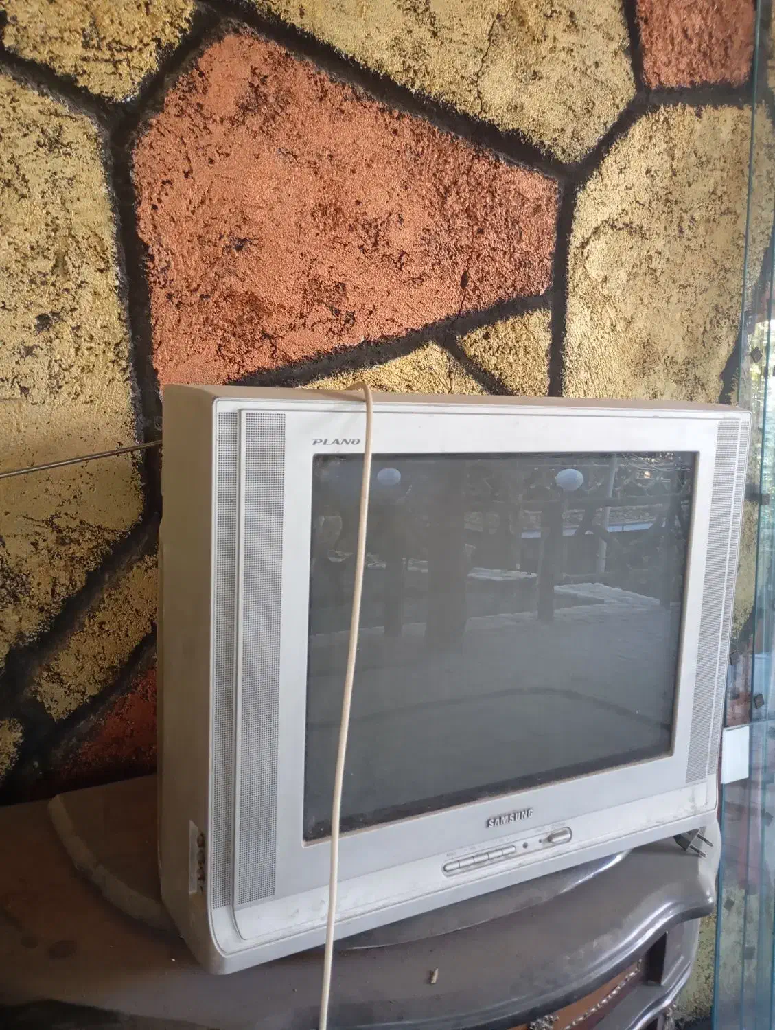 تلویزیون بیست و یک اینچ سامسونگ|تلویزیون و پروژکتور|مهریز, |دیوار