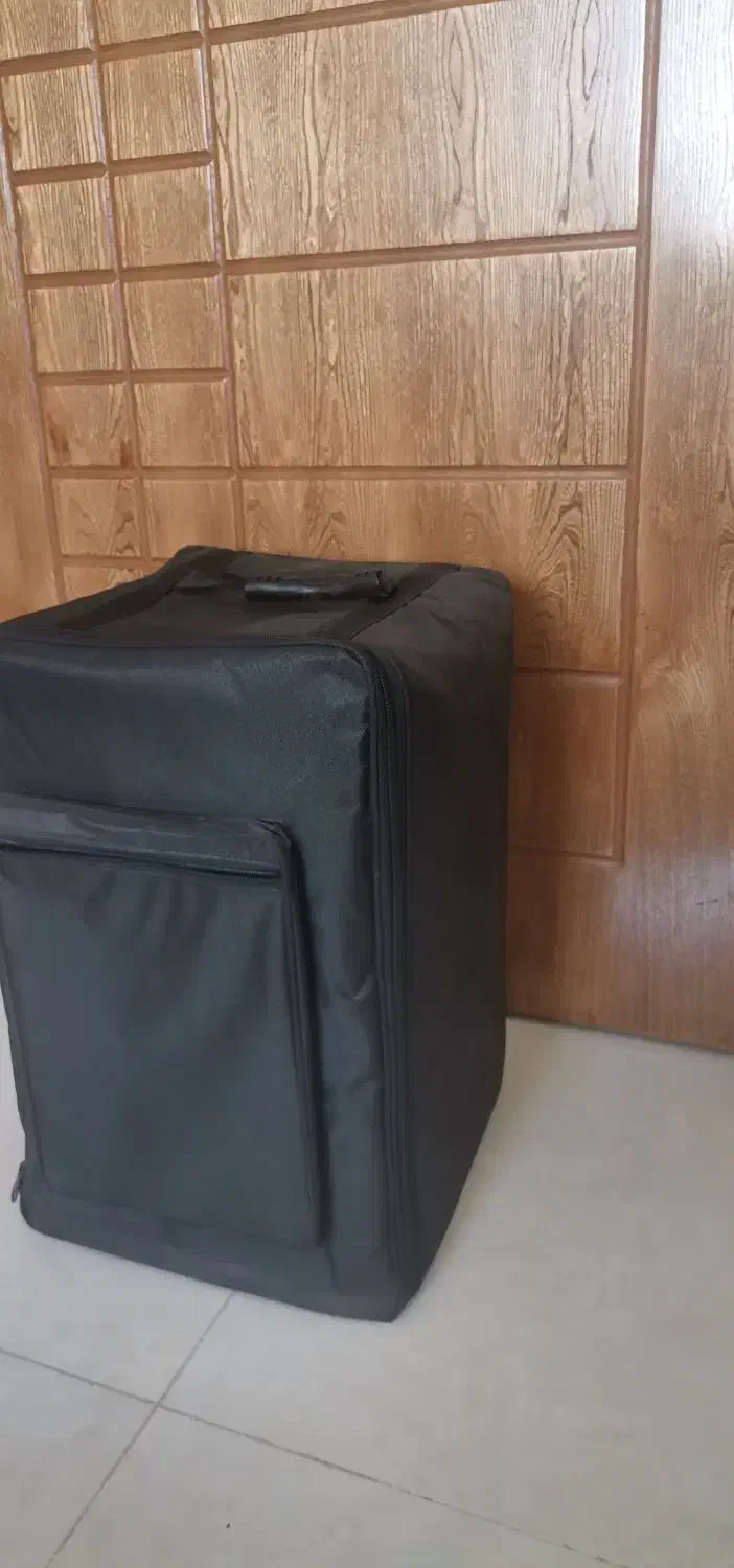 کاخن در حد نو|درام و پرکاشن|اصفهان, سروستان|دیوار