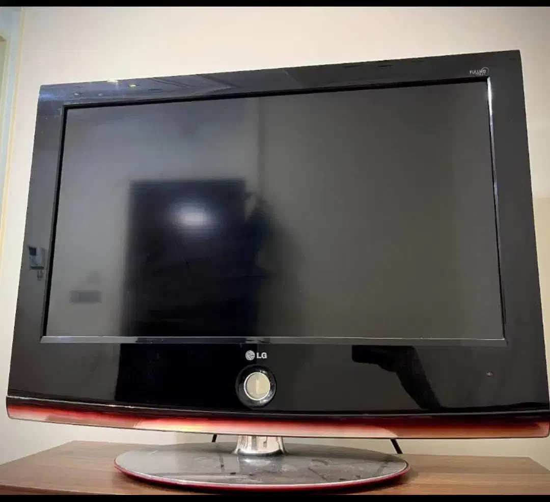 تلویزیون ال سی دی|تلویزیون و پروژکتور|اندیشه, اندیشه فاز ۳|دیوار