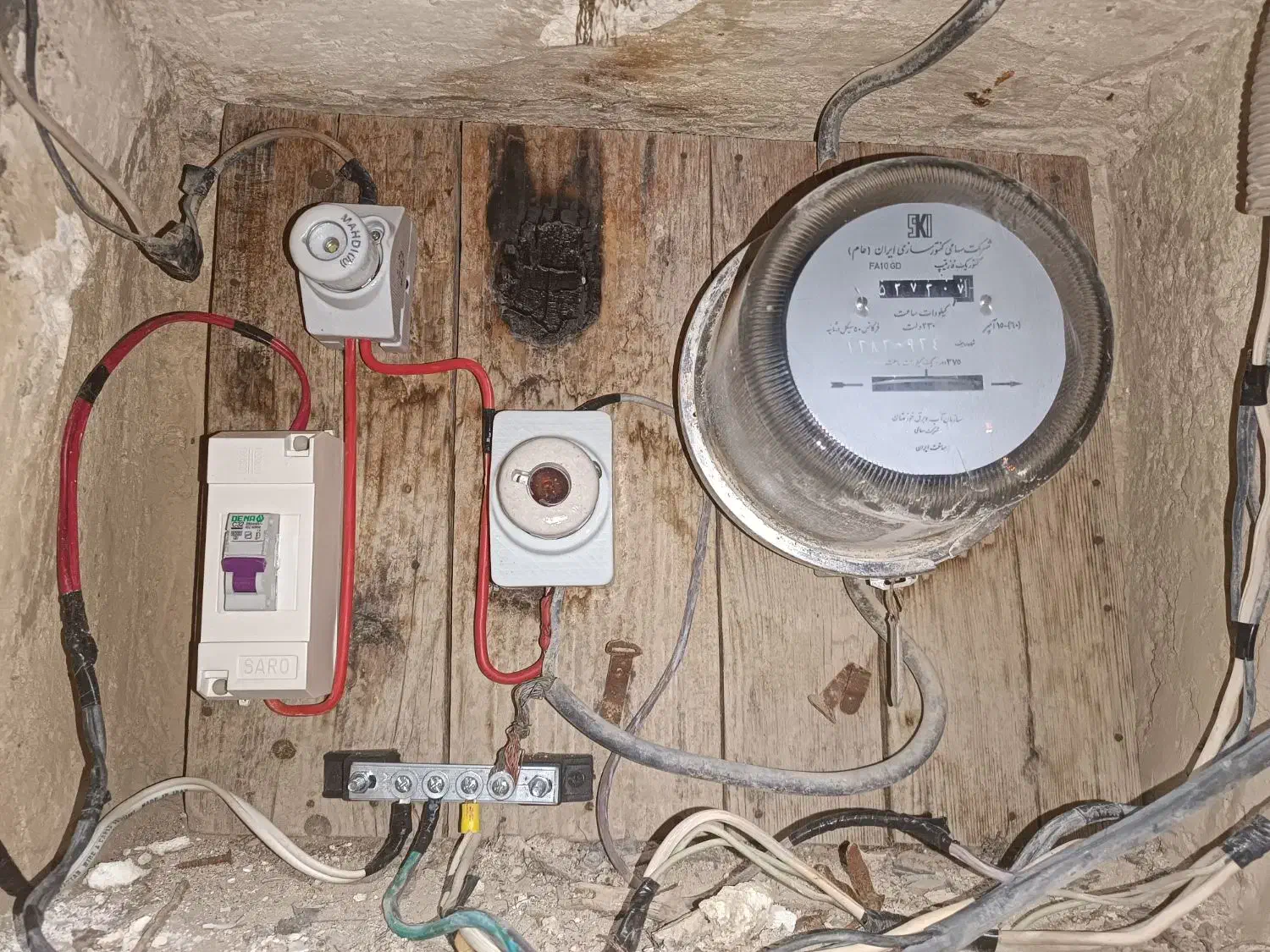 برقکار ساختمان ( کوی رمضان )|خدمات پیشه و مهارت|اهواز, کوی رمضان|دیوار