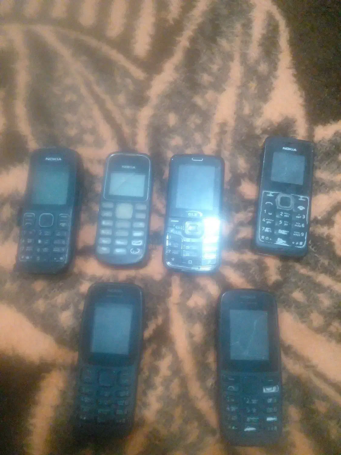 تعدادی گوشی ساده نوکیا|موبایل|قم, علی آباد سعدگان|دیوار