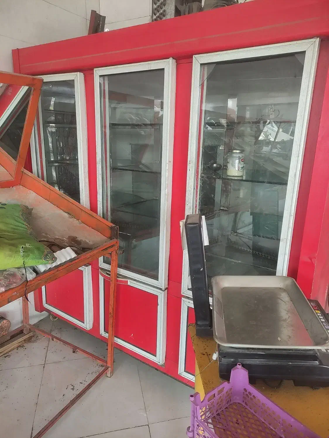 یخچال با تمام وسایل ترازو دکور|فروشگاه و مغازه|یاسوج, |دیوار