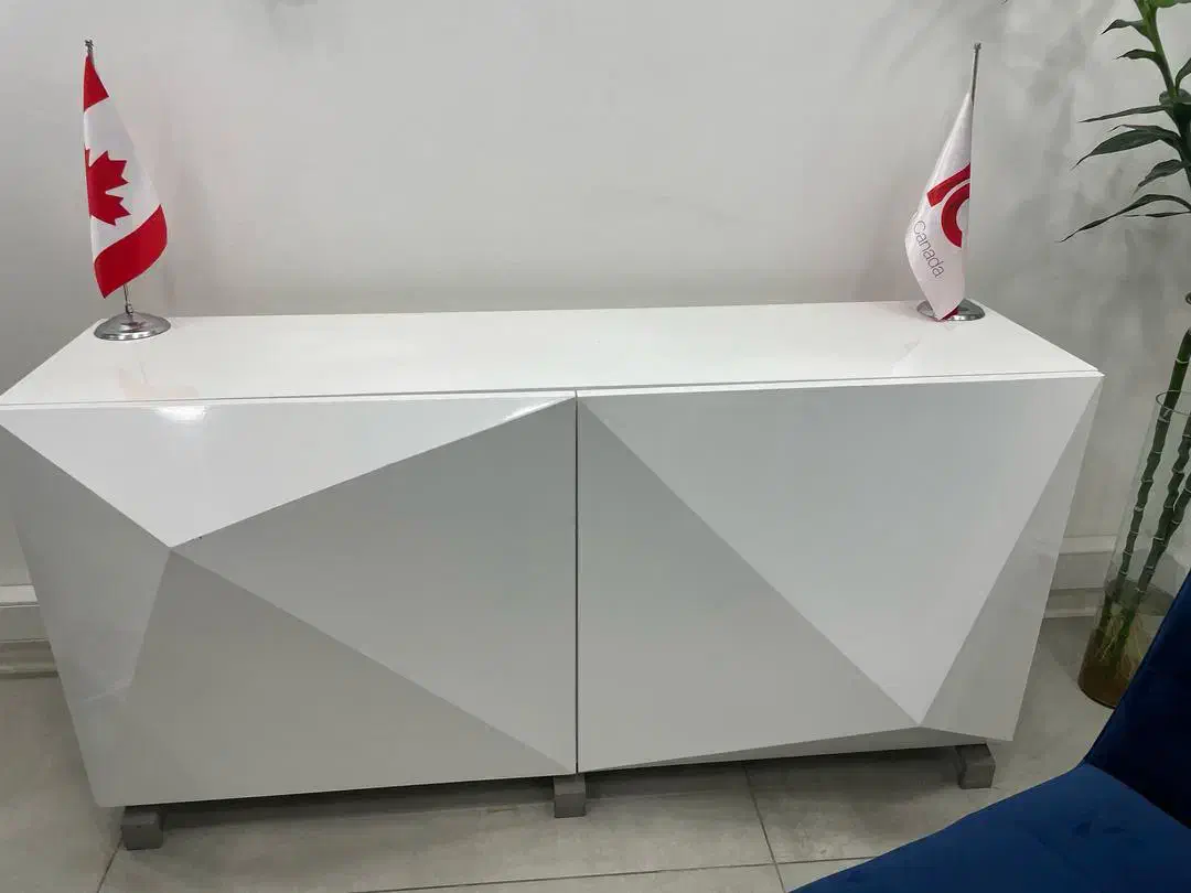 یک‌ عدد کنسول برند ویرا در حد نو‌|بوفه، ویترین، کنسول|تهران, حکیمیه|دیوار