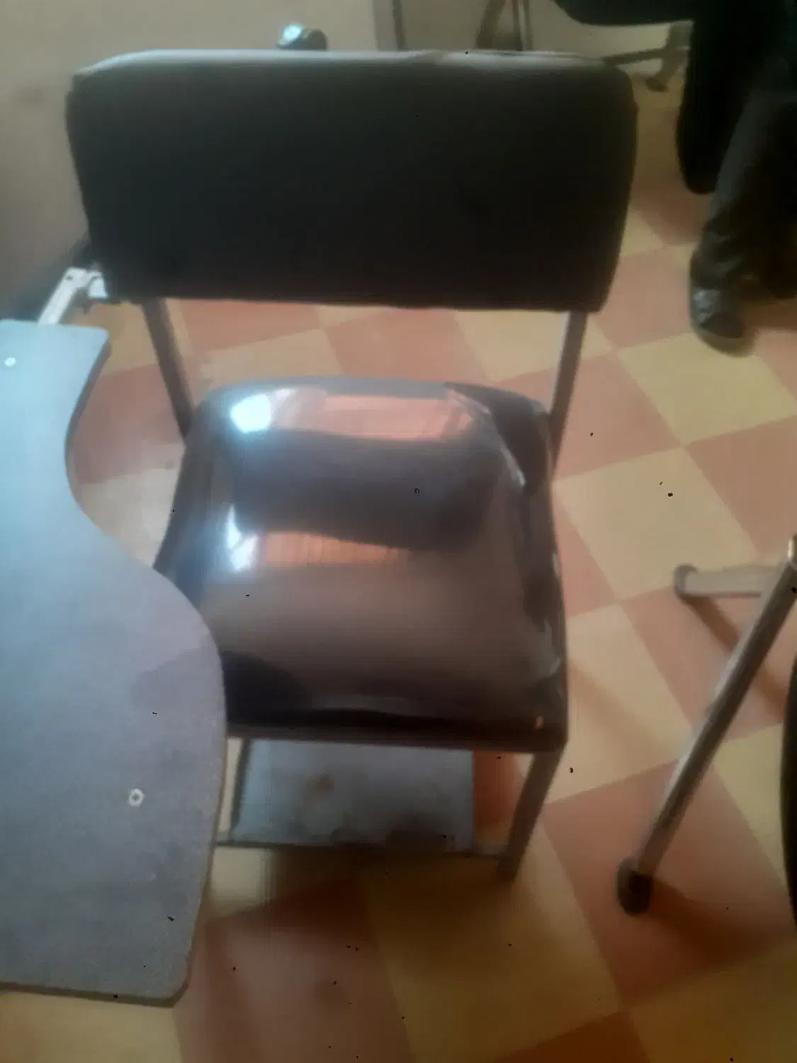 صندلیدانشجویییادانشاموزی|صندلی و نیمکت|اقبالیه, |دیوار