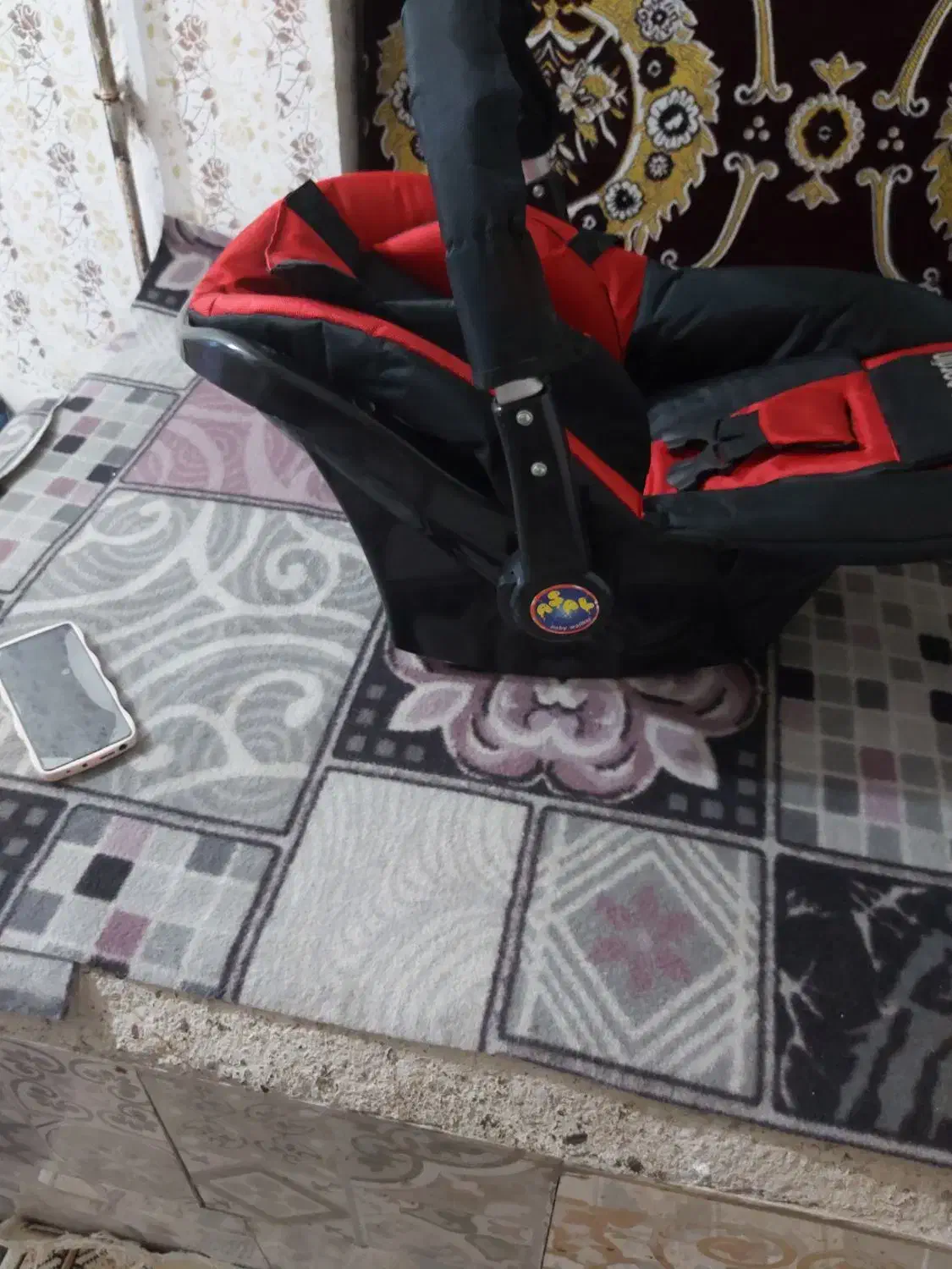 صندلی ماشین نوزادی|تخت و صندلی بچه|رشت, حومه رشت|دیوار