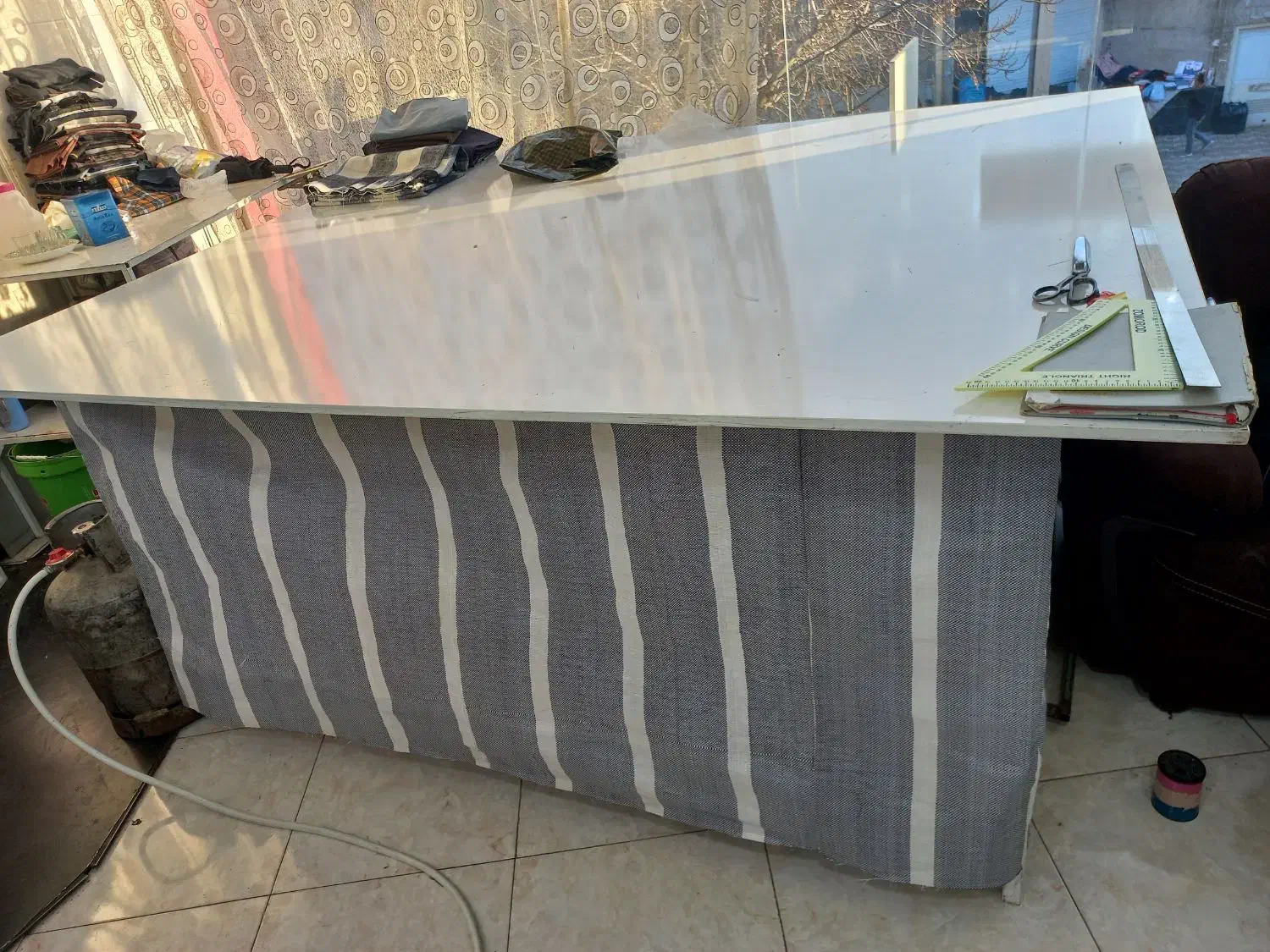 میز کار|لوازم خیاطی و بافتنی|سقز, |دیوار