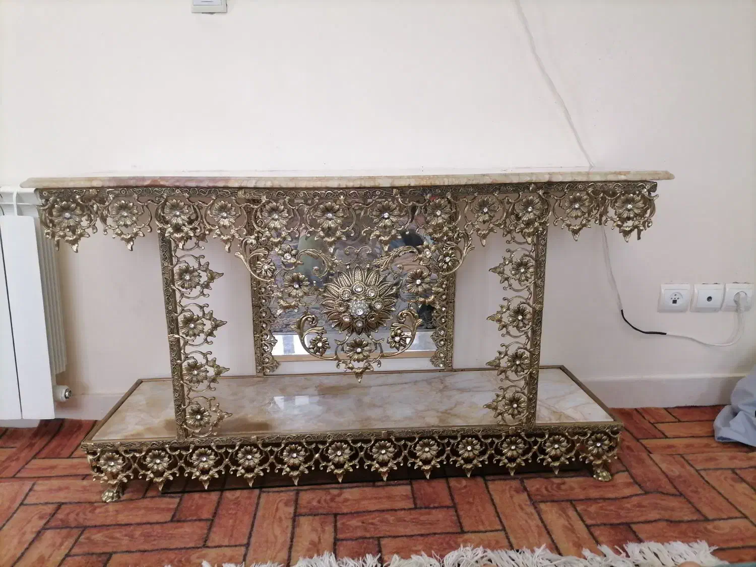 تعدادی لوازم برنجی|ساعت دیواری و تزئینی|مشگین شهر, |دیوار