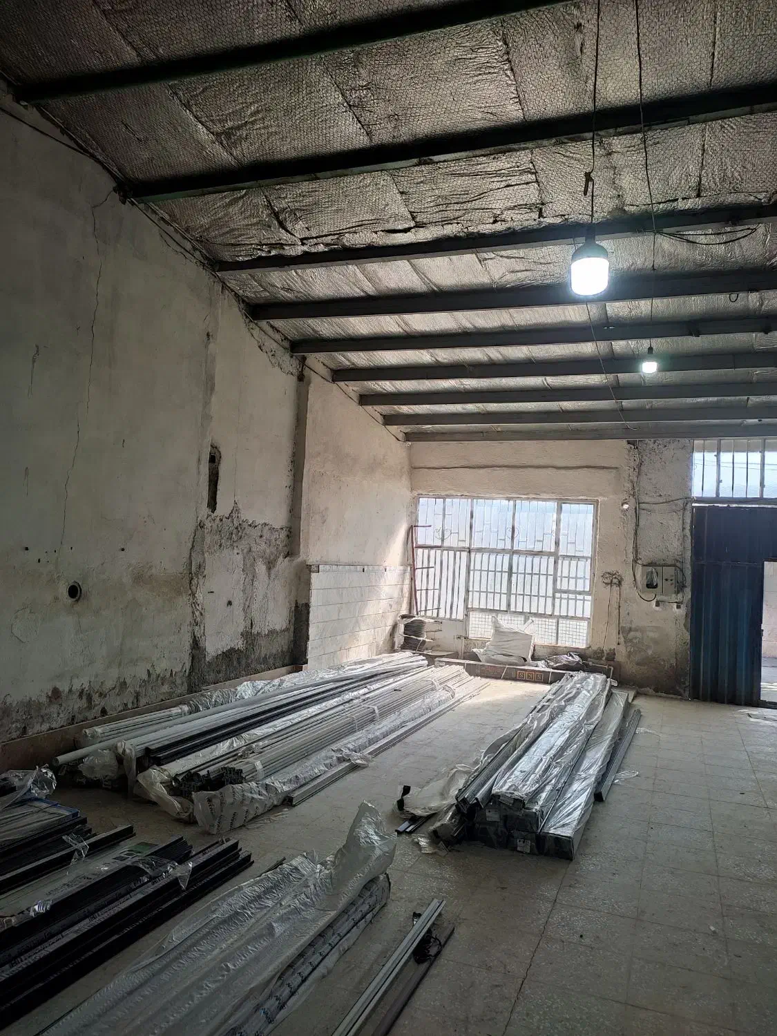 ۱۸۰مترسالن زیبادشت برق سه فاز۳۲امپر|اجارهٔ دفتر صنعتی، کشاورزی، تجاری|محمدشهر, شهرک چمران|دیوار