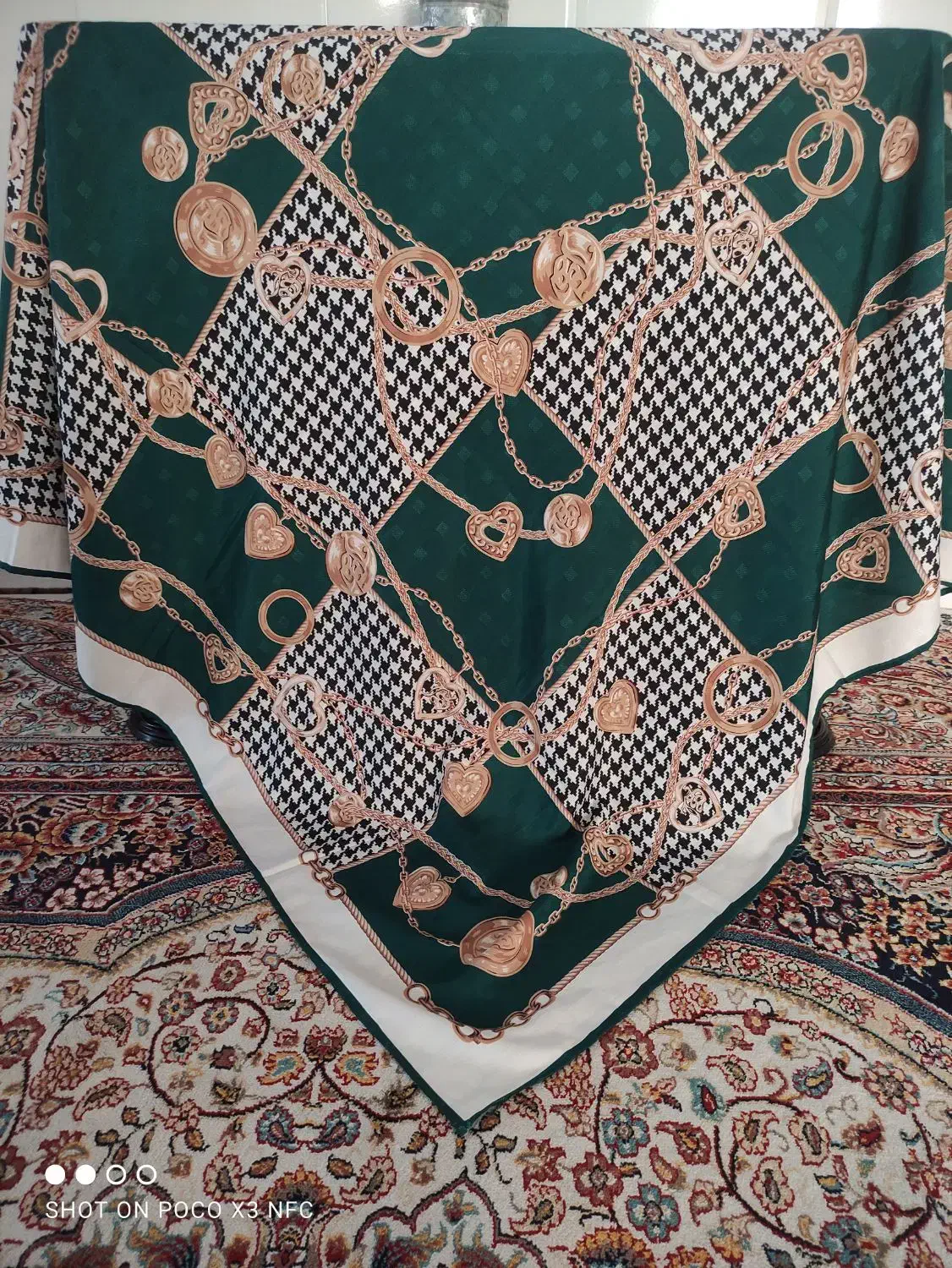 روسری|لباس|قم, قلعه کامکار|دیوار