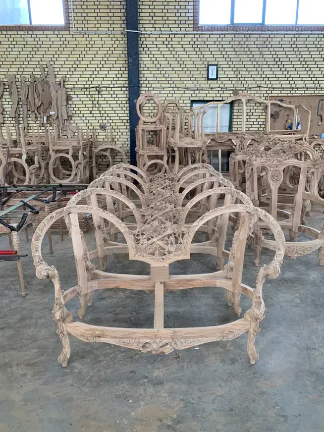 به تعدادی منبت کار و نجار نیازمندیم .|استخدام صنعتی، فنی، مهندسی|بهارستان, |دیوار