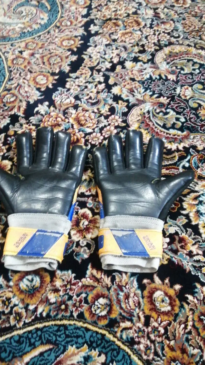 دست کش دروازه بانی|تجهیزات ورزشی|هشتگرد, شهرک بعثت|دیوار