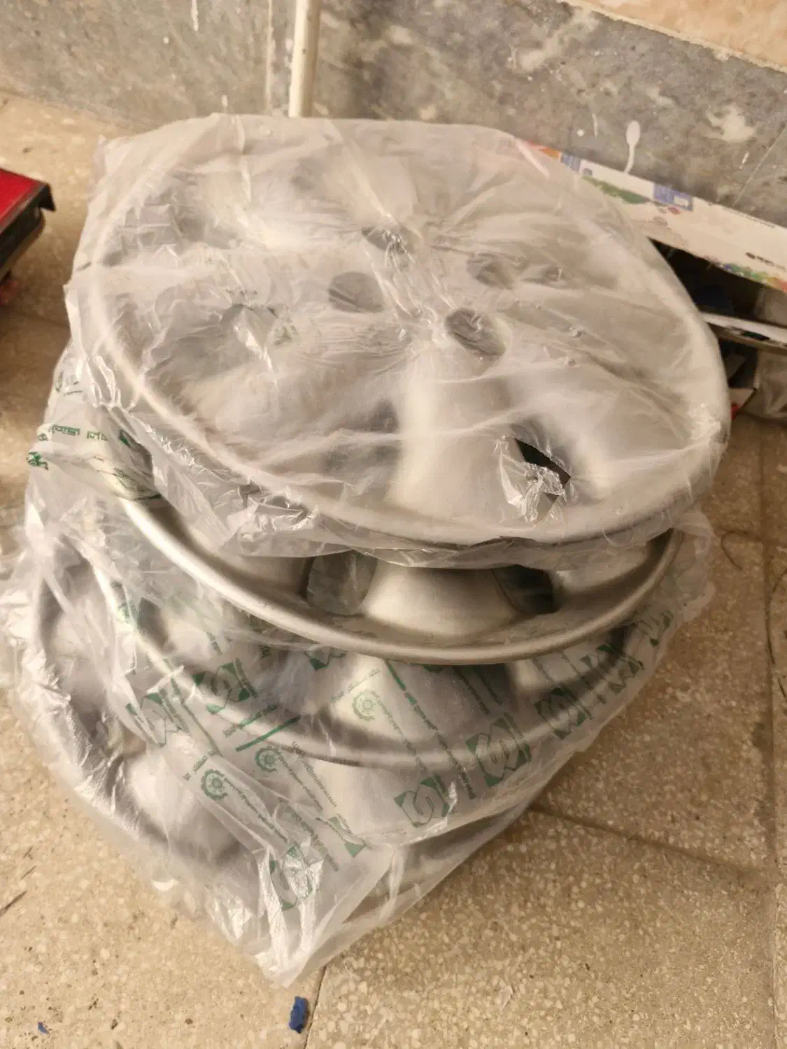 لوازم زانتیا زه سپر/چراغ عقب فابریک و تاقچه و ..|قطعات یدکی و لوازم جانبی|قم, آذر (نکویی)|دیوار