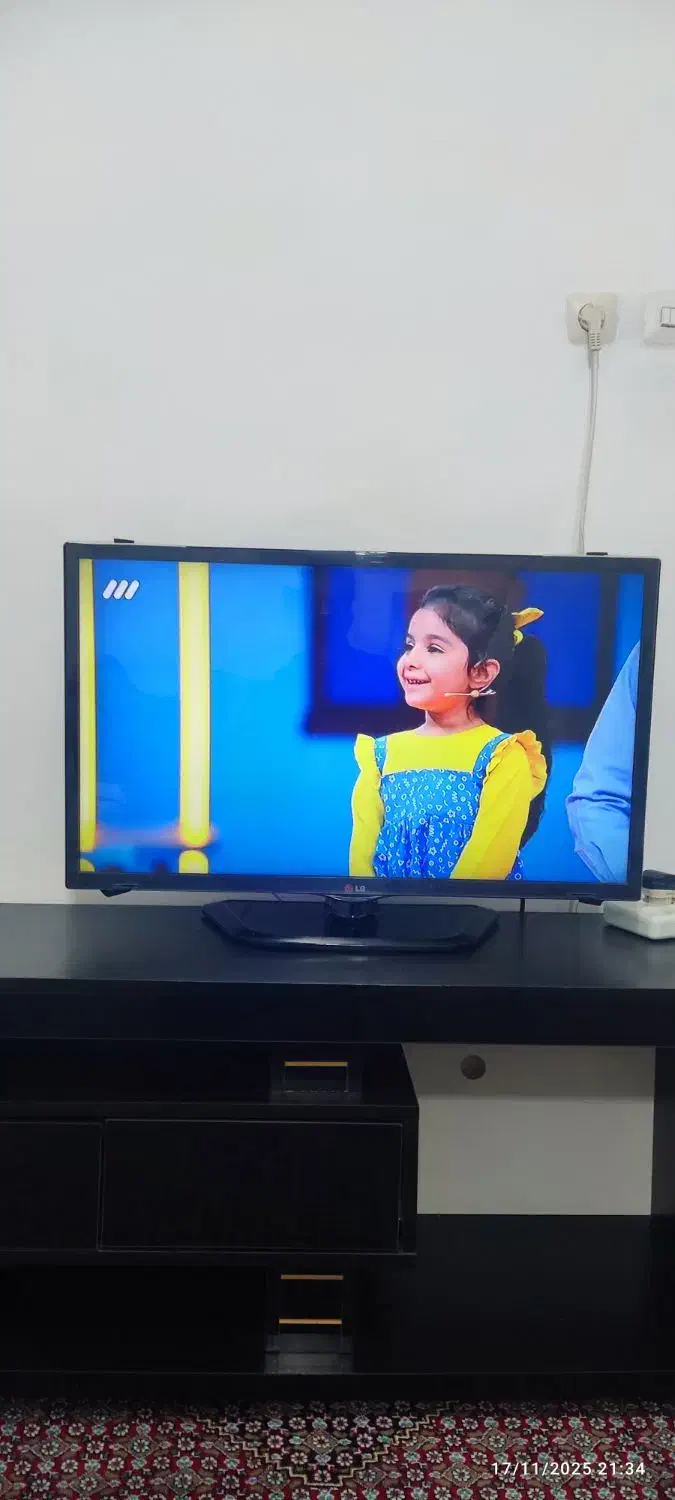 تلویزیون ال جی 32 اینچ دهگلان|تلویزیون و پروژکتور|سنندج, |دیوار