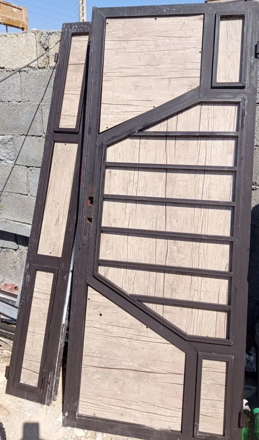 درب ساختمان تمیزو مرتب|مصالح و تجهیزات ساختمان|کازرون, |دیوار